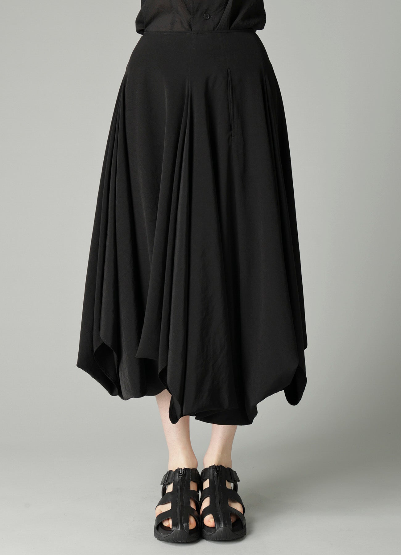 Ta/Pe CREPE DE CHINE PANEL BALLOON SKIRT – THE SHOP YOHJI YAMAMOTO
