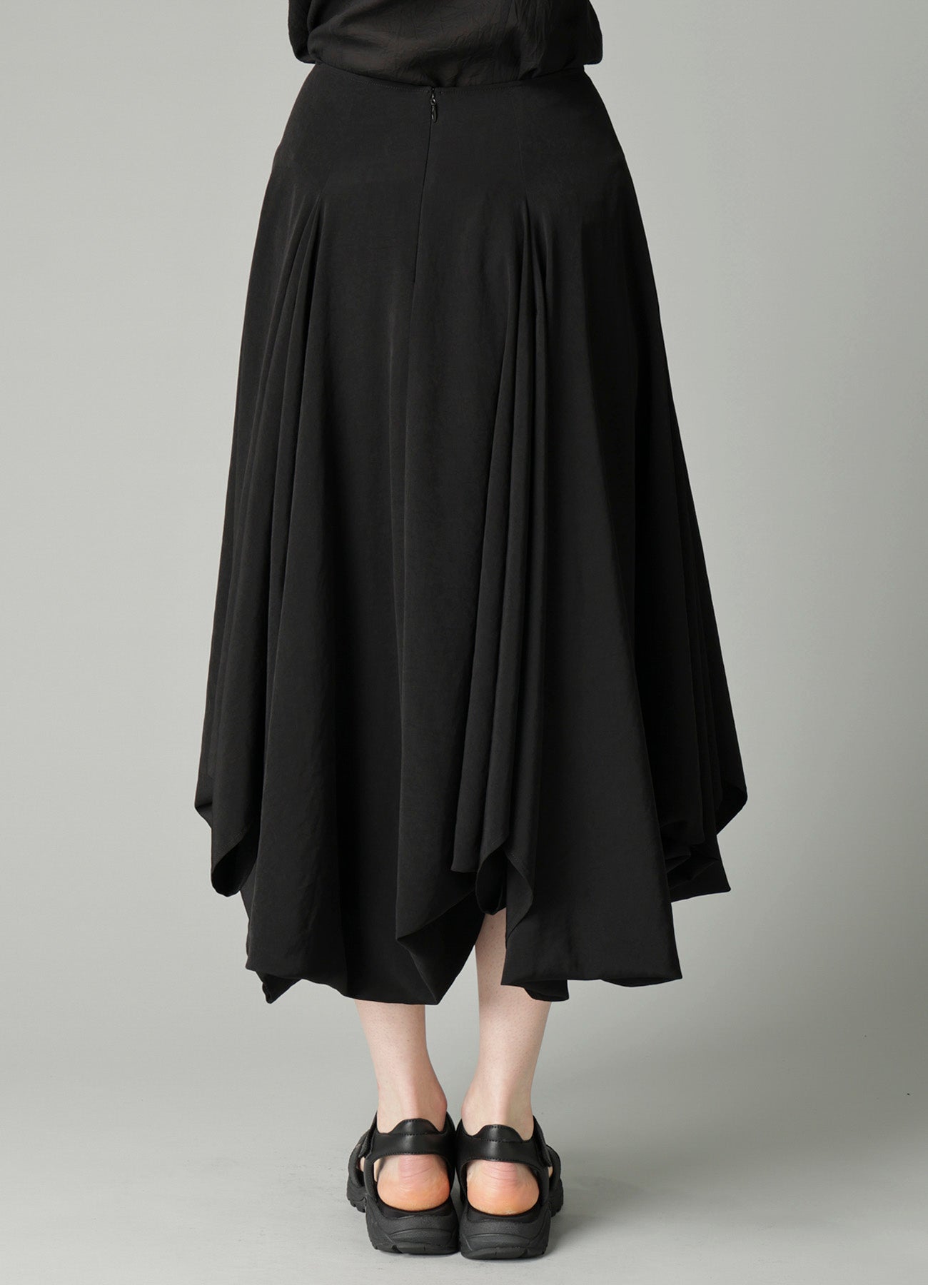 Ta/Pe CREPE DE CHINE PANEL BALLOON SKIRT – THE SHOP YOHJI YAMAMOTO