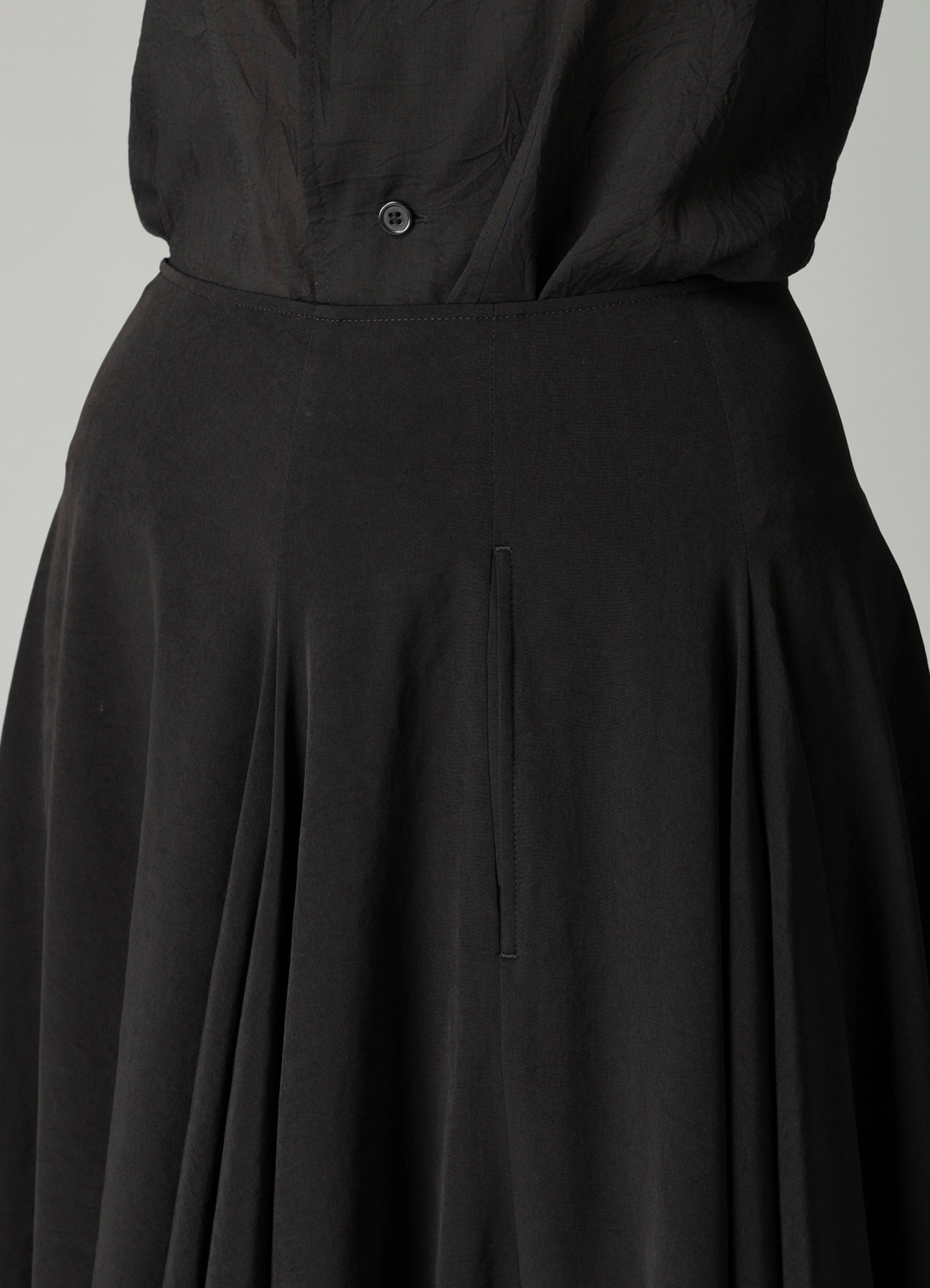 Ta/Pe CREPE DE CHINE PANEL BALLOON SKIRT – THE SHOP YOHJI YAMAMOTO