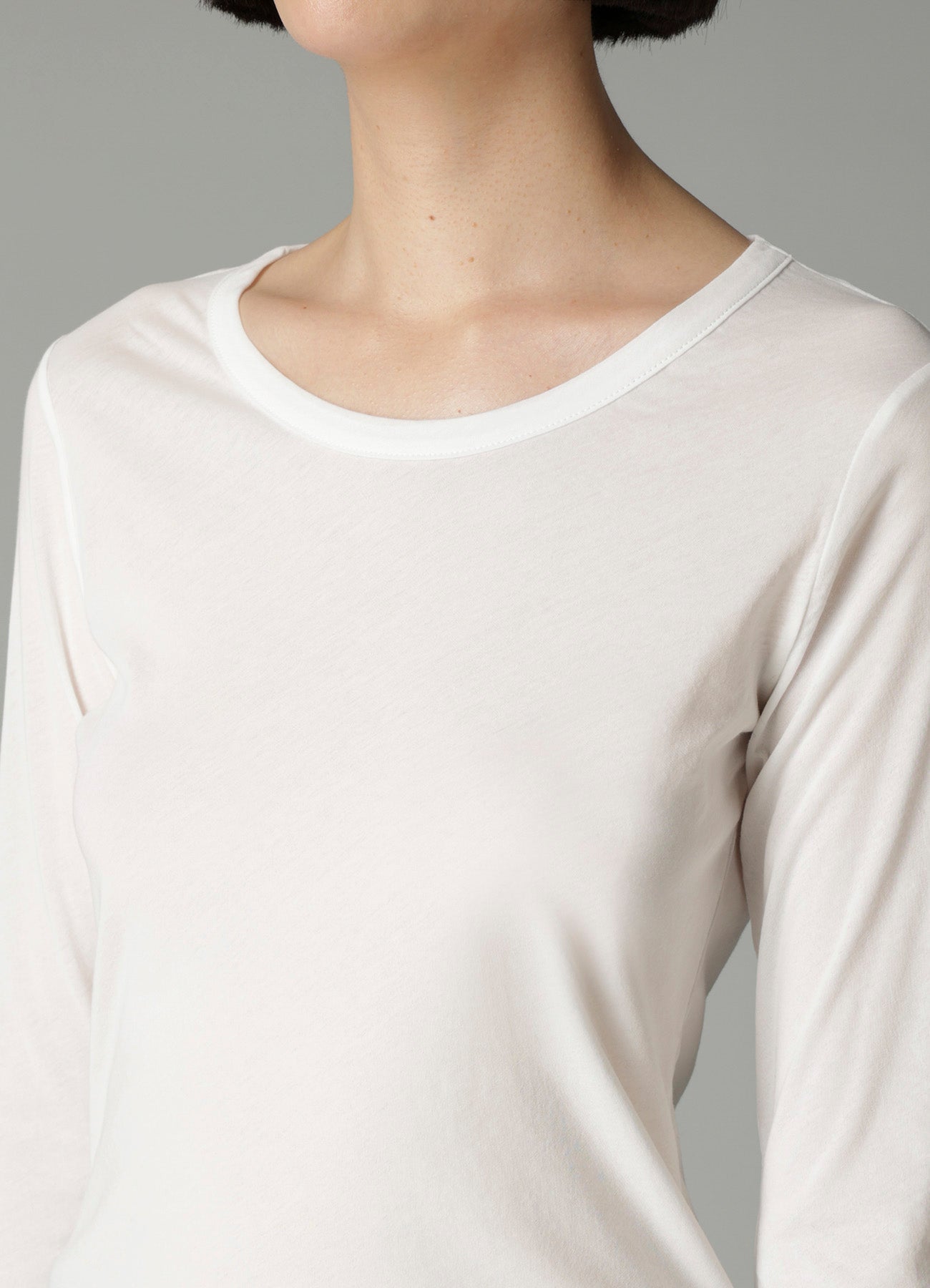 HIGH TWISTED SINGLE JERSEY LONG SLV ROUND NECK T