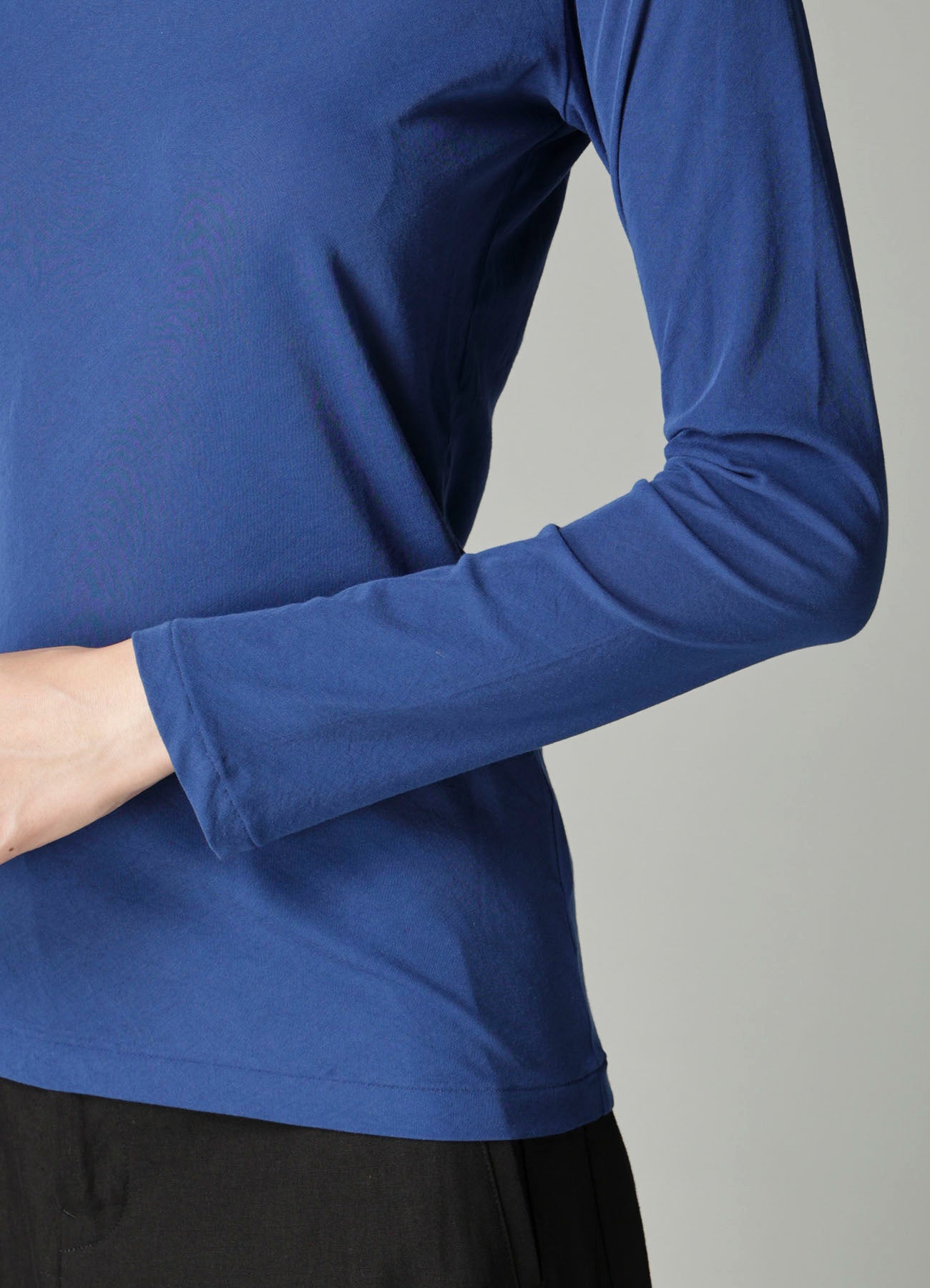 HIGH TWISTED SINGLE JERSEY LONG SLV ROUND NECK T