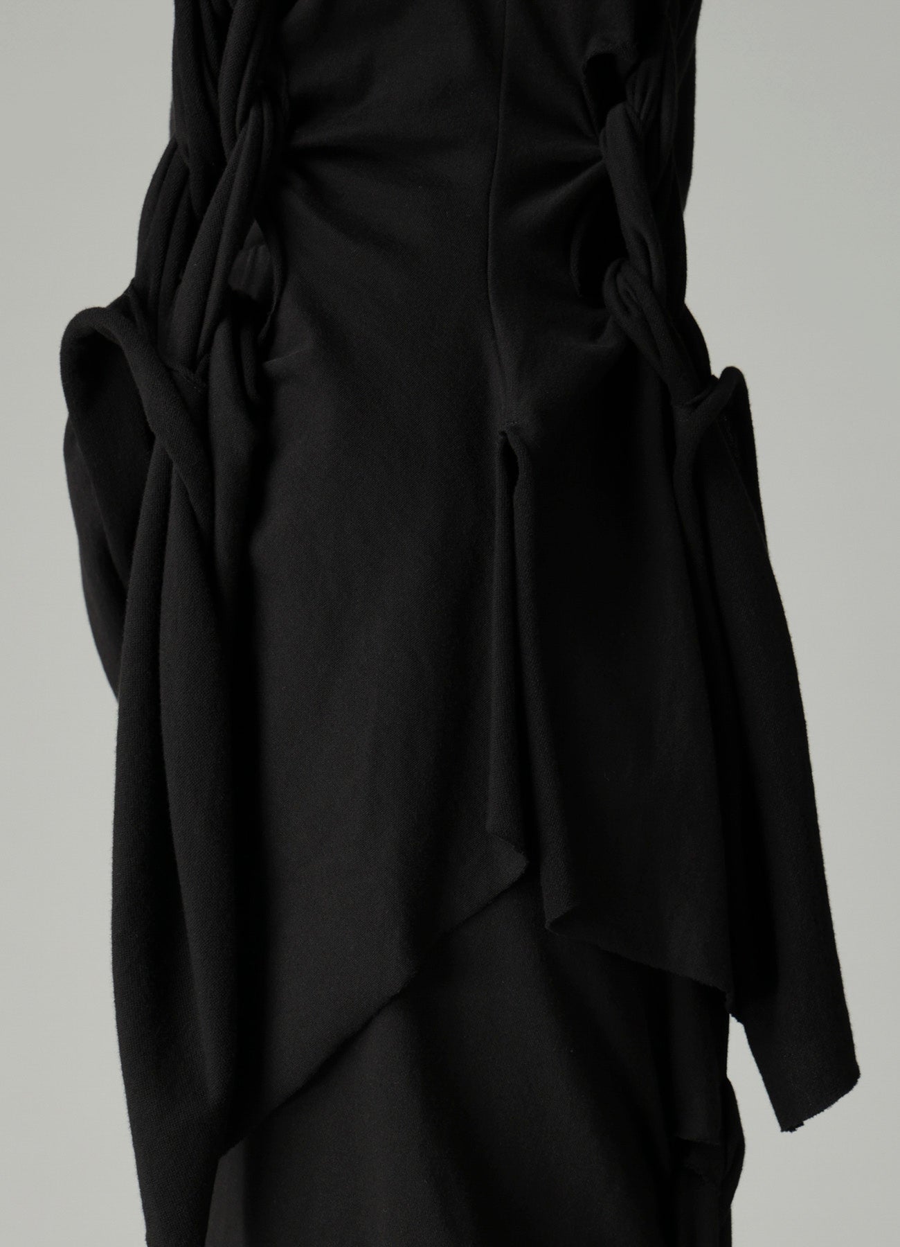 HIGH TWISTED FRENCH TERRY BRAIDED SLEEVELESS T