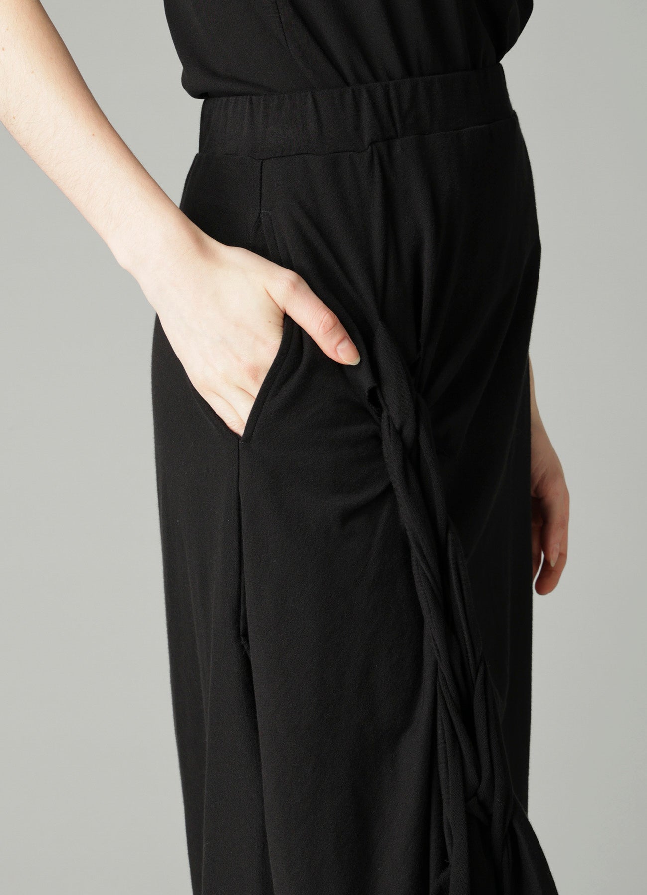 HIGH TWISTED FRENCH TERRY BRAIDED SKIRT