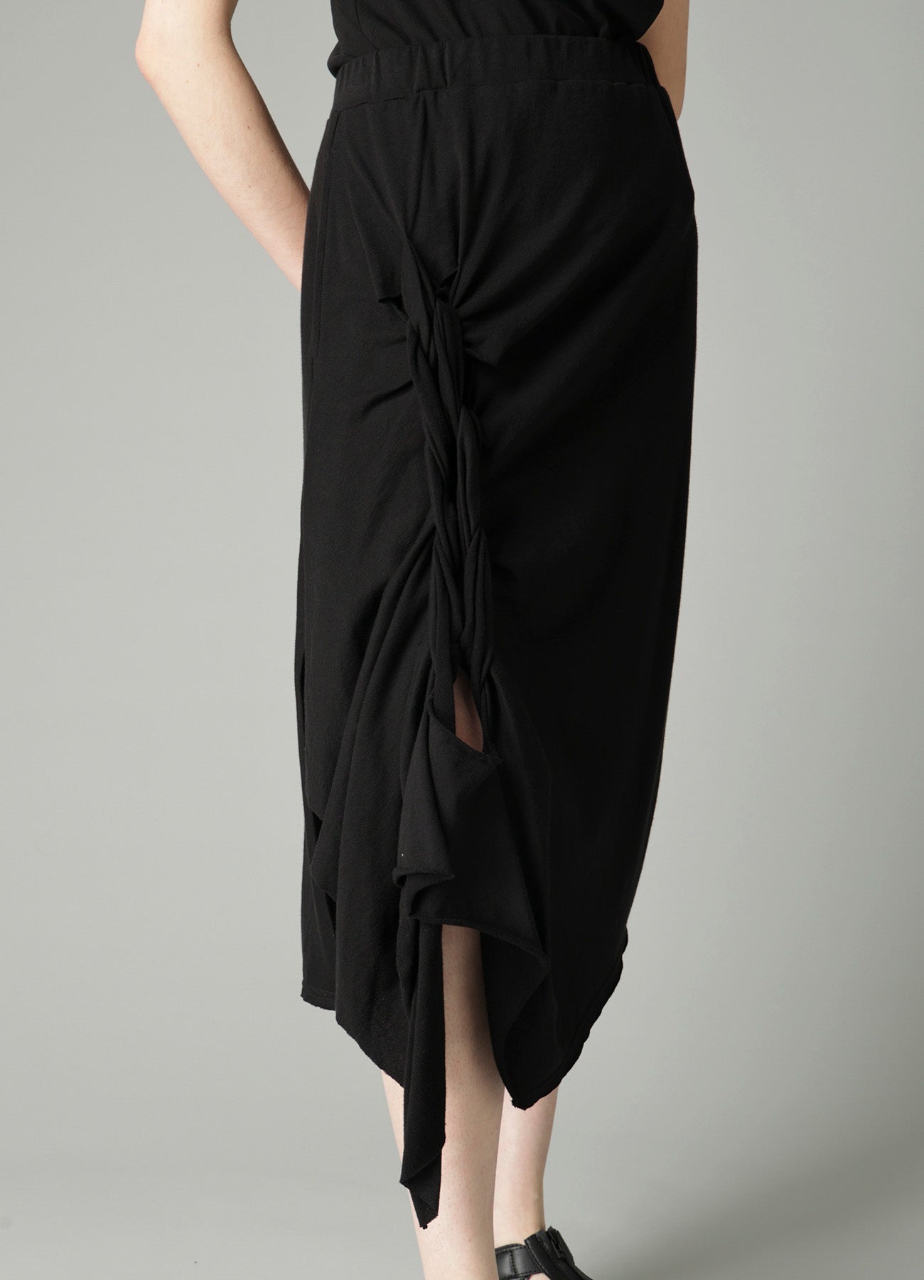 HIGH TWISTED FRENCH TERRY BRAIDED SKIRT