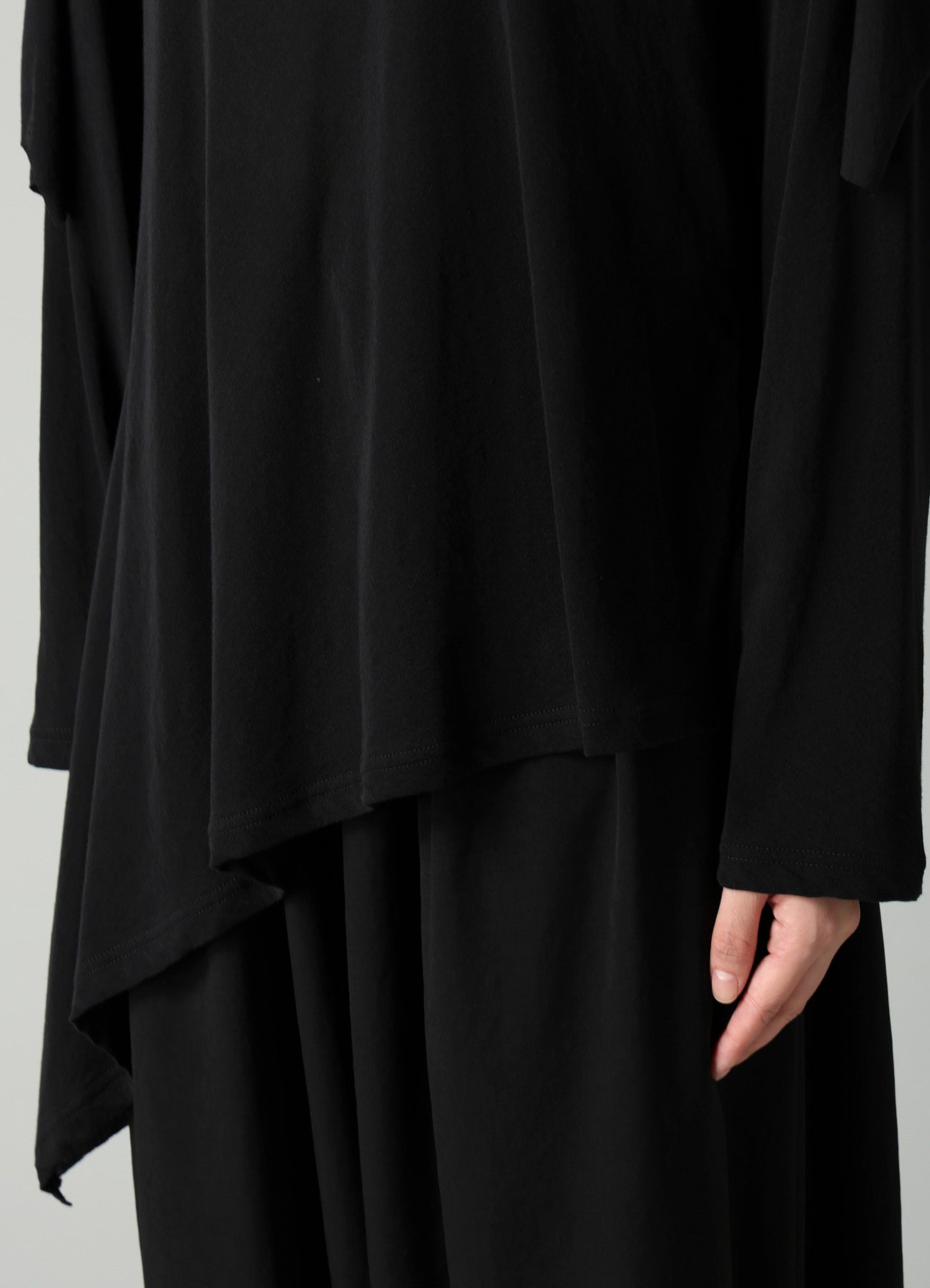 SOFT SINGLE JERSEY DRAPED SLEEVE T