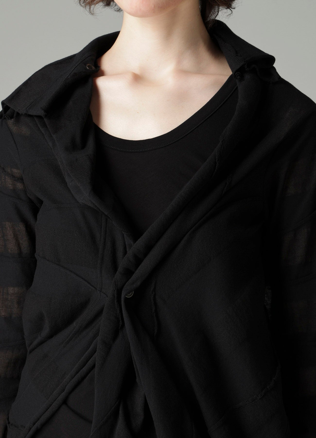 TUCK JACQUARD GATHER DETAIL CARDIGAN