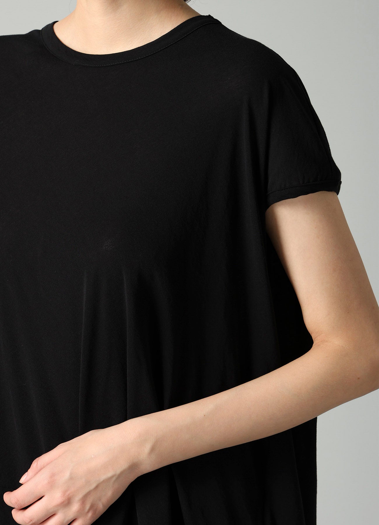 SOFT SINGLE JERSEY UNBALANCED SHORT SLV T