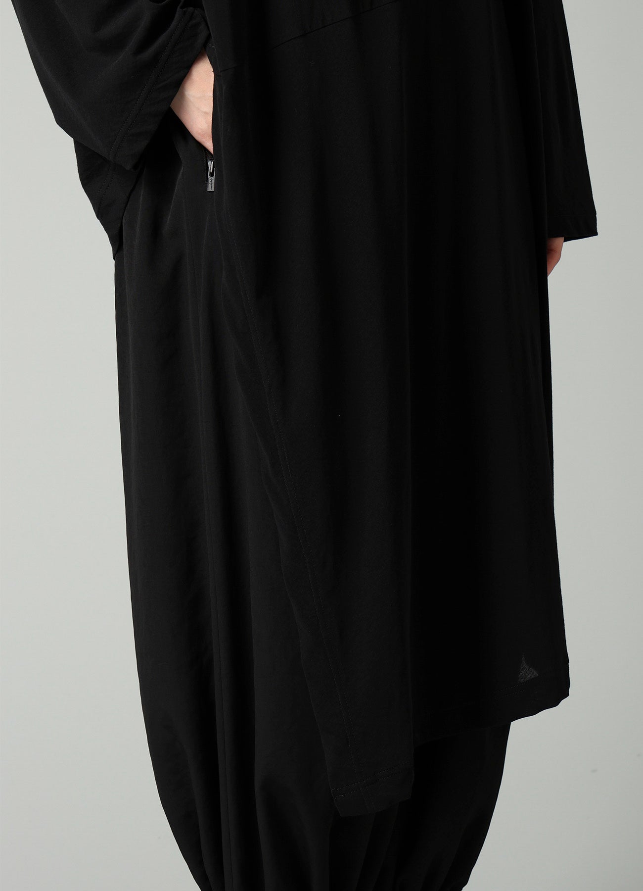 SOFT SINGLE JERSEY UNBALANCED LONG SLV T