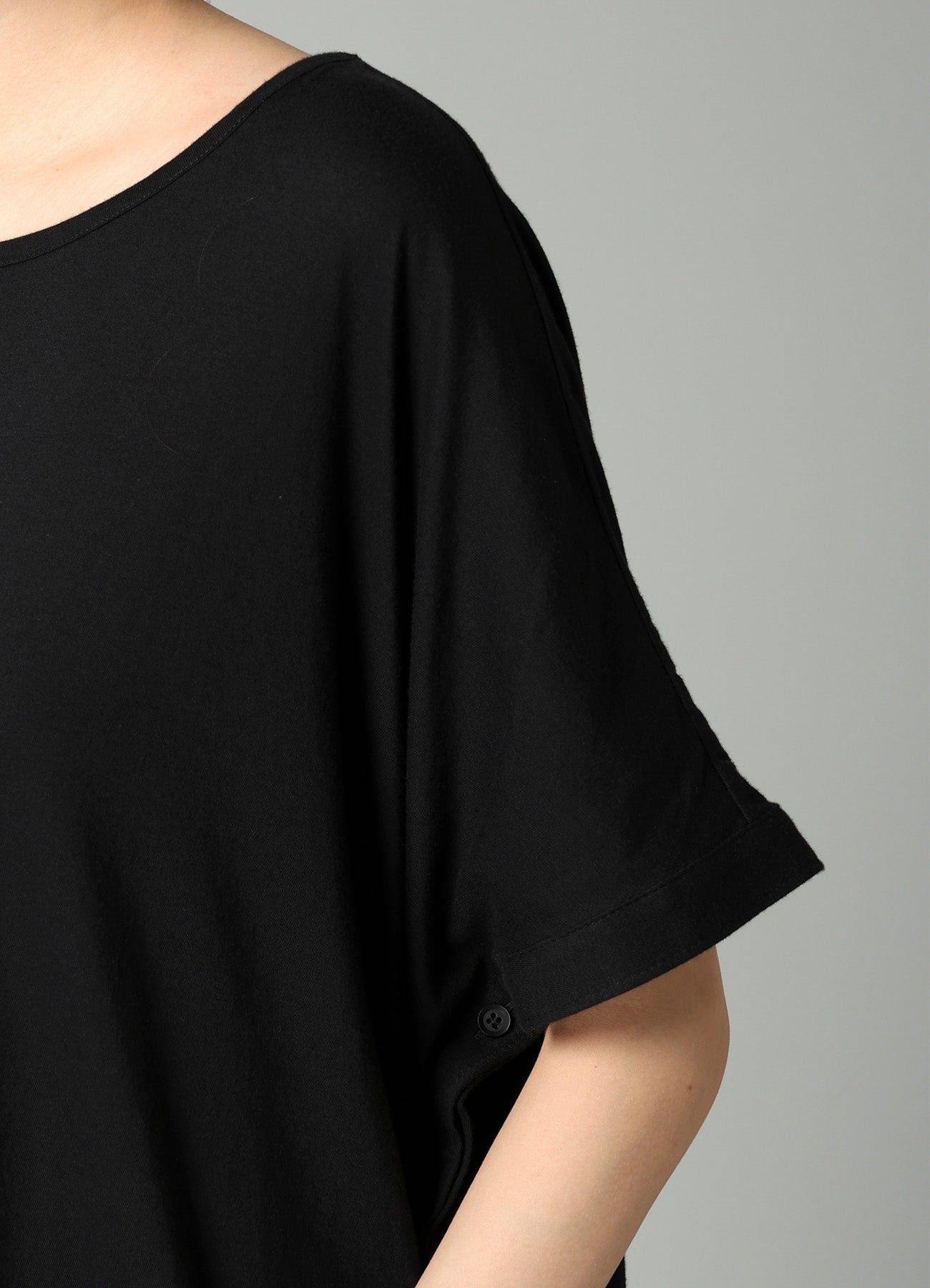 SOFT SINGLE JERSEY ASYMMETRIC SHORT SLV T A
