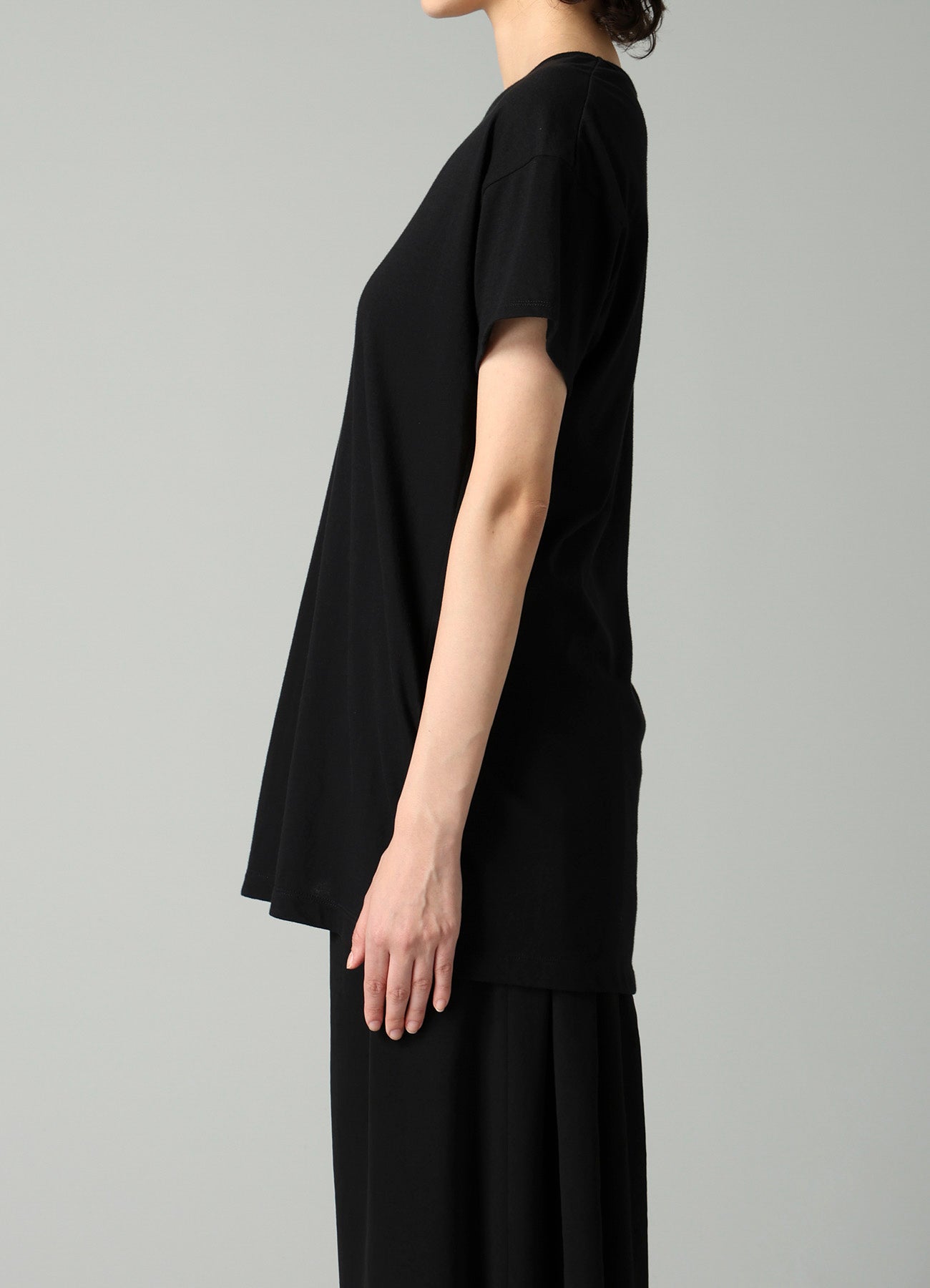 SOFT SINGLE JERSEY ASYMMETRIC SHORT SLV T B – THE SHOP YOHJI YAMAMOTO