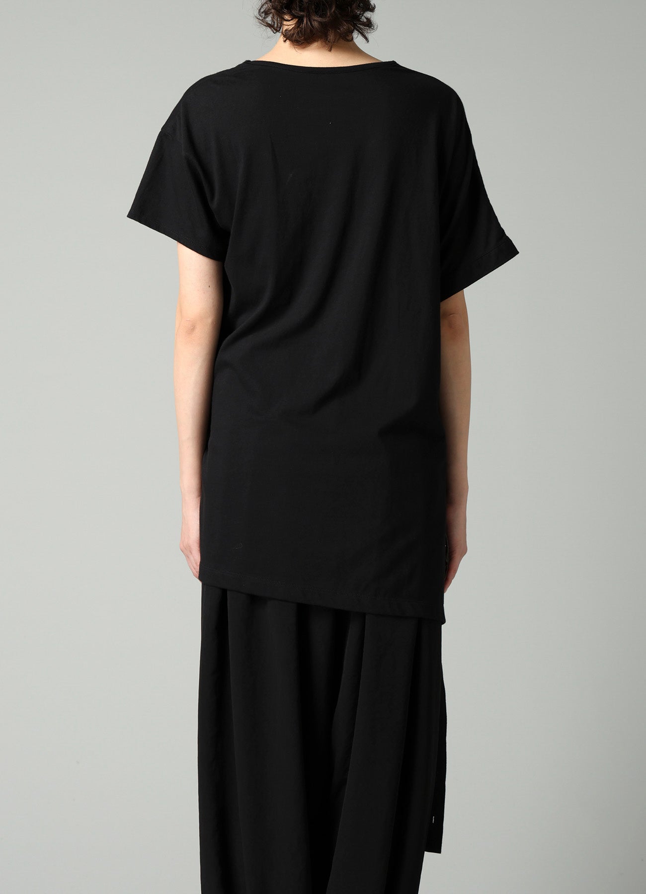 SOFT SINGLE JERSEY ASYMMETRIC SHORT SLV T B – THE SHOP YOHJI YAMAMOTO