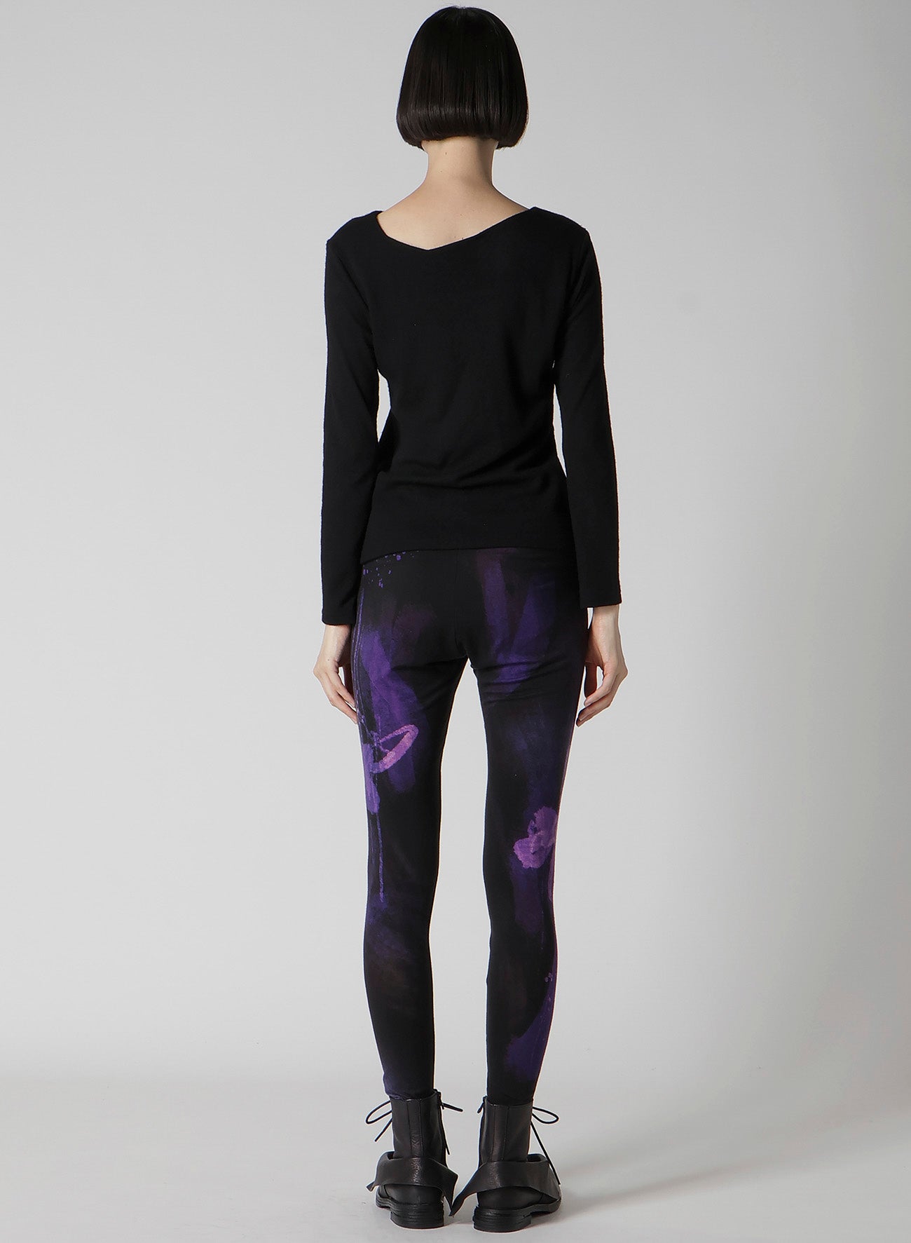 AIRY SPUN LIGHT MILLED ANGULAR NECK LONG T-SHIRT