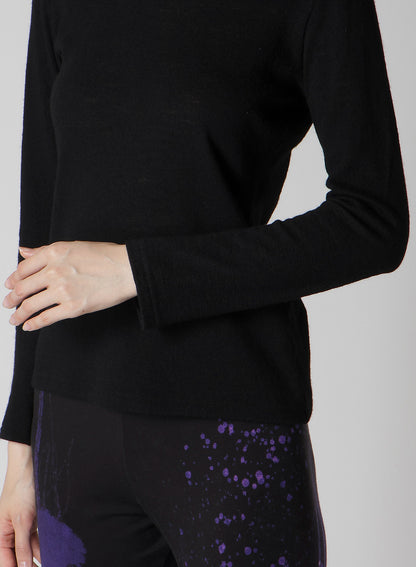 AIRY SPUN LIGHT MILLED ANGULAR NECK LONG T-SHIRT