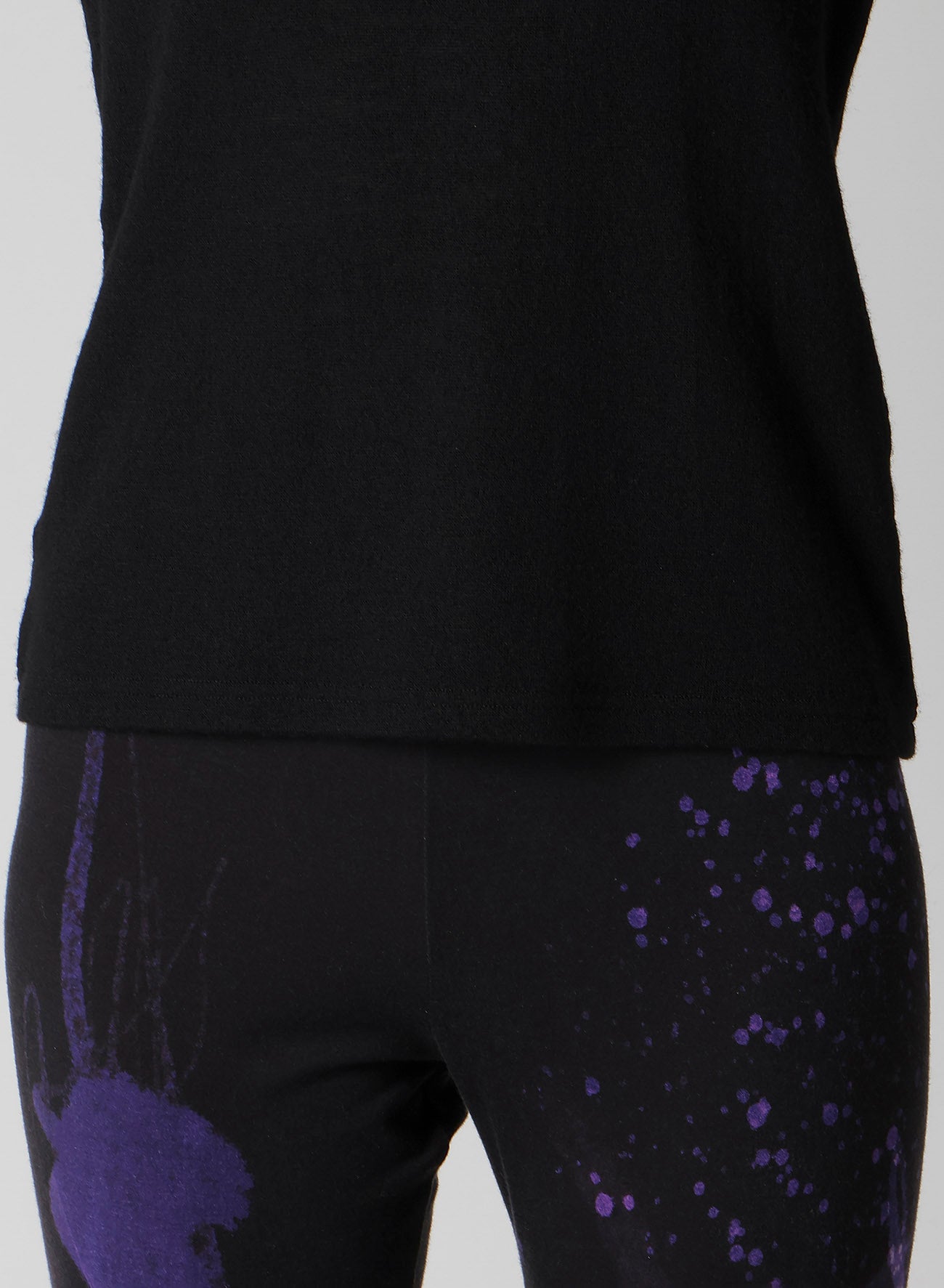 AIRY SPUN LIGHT MILLED ANGULAR NECK LONG T-SHIRT