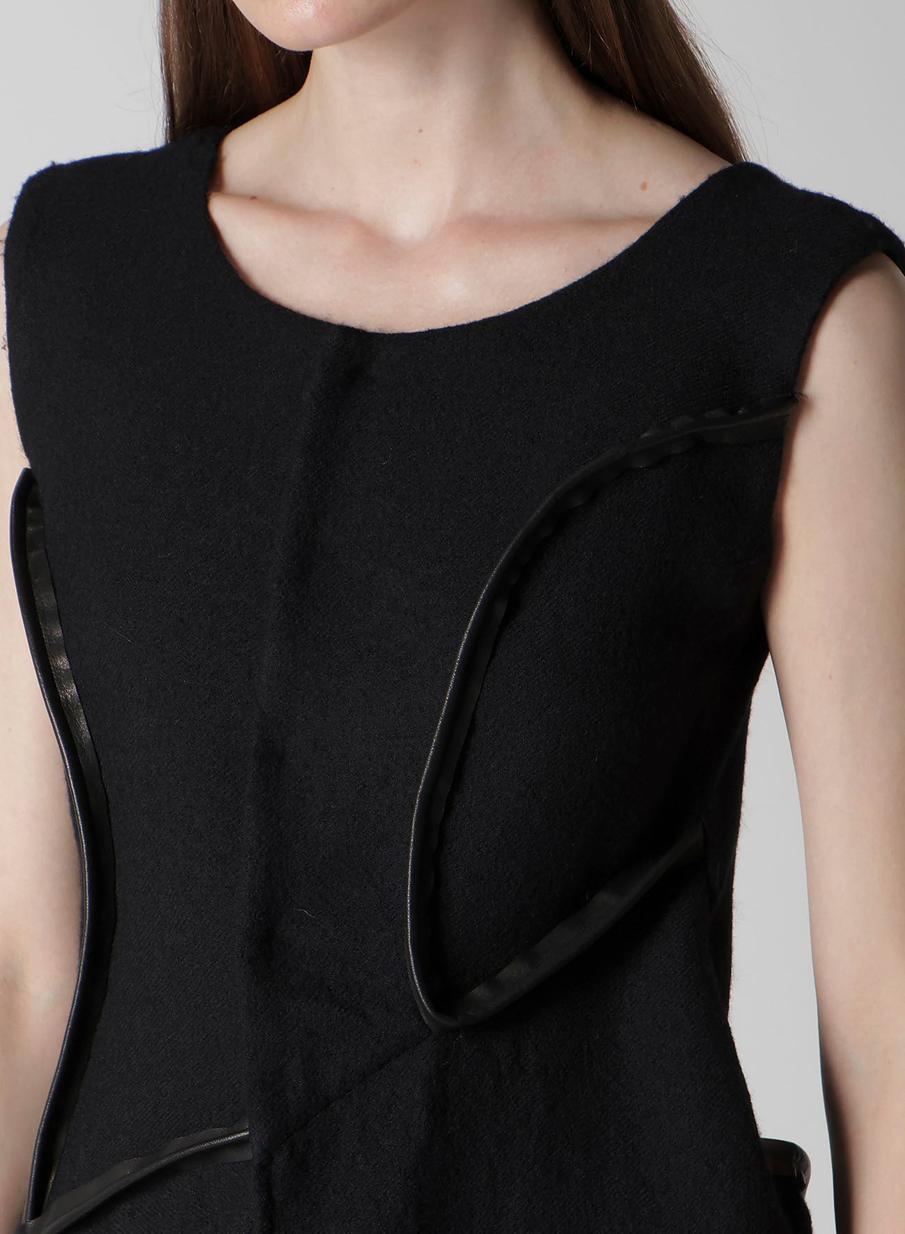 WOOL VIYELLA LEATHER PIPING DRESS