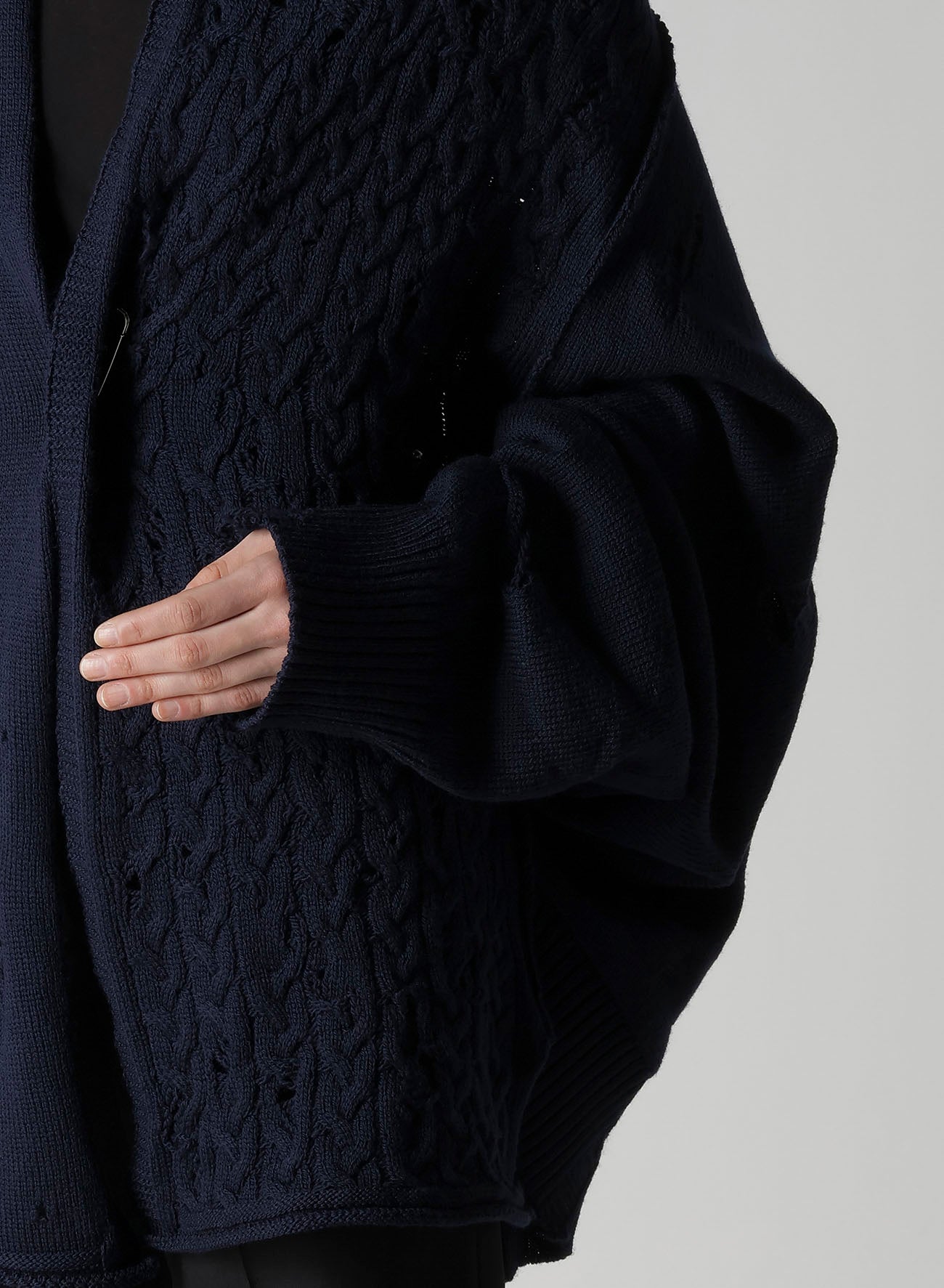 5G1P COMBINATION PATTERN DAMAGED DETAIL CARDIGAN