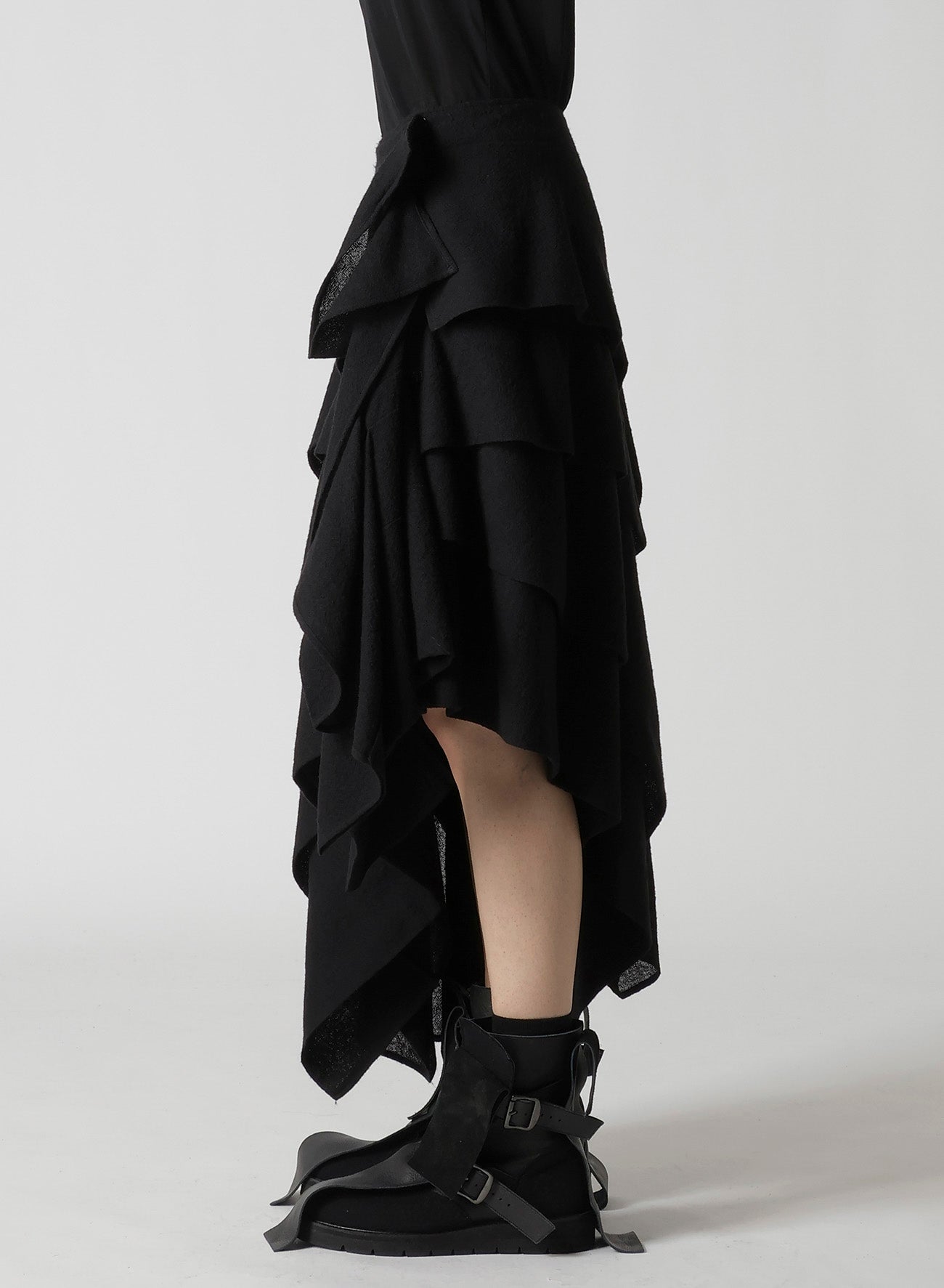 WOOL GAUZE TUCKED STITCH D SKIRT