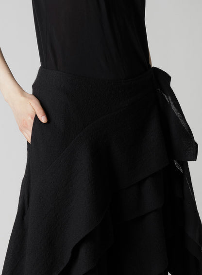 WOOL GAUZE TUCKED STITCH D SKIRT
