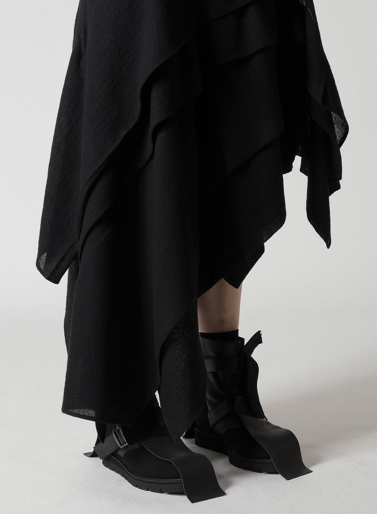 WOOL GAUZE TUCKED STITCH D SKIRT