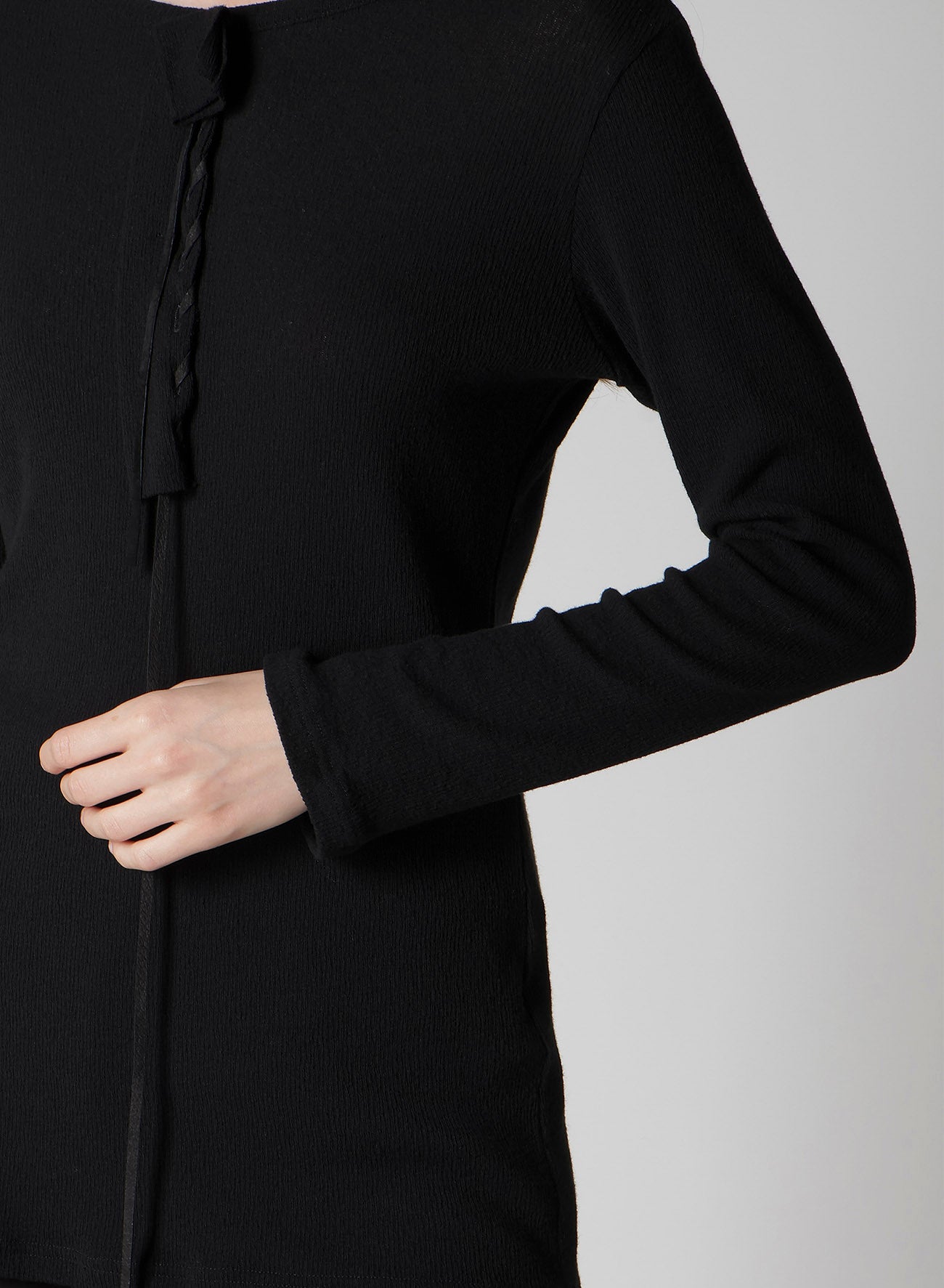 HIGH TWISTED LINKS STRING ROUND NECK PO