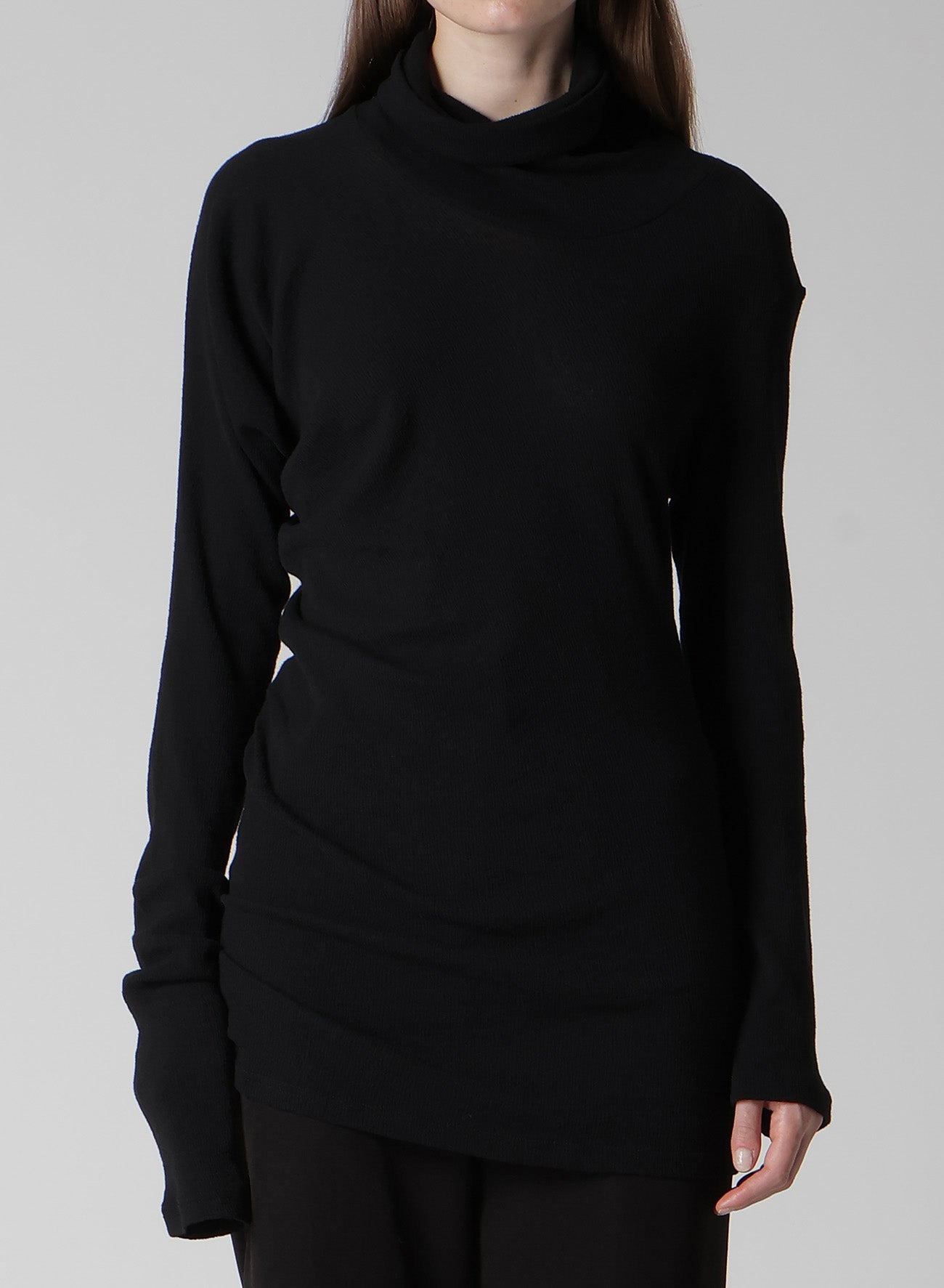 HIGH TWISTED LINKS DRAPED TURTLE NECK PO