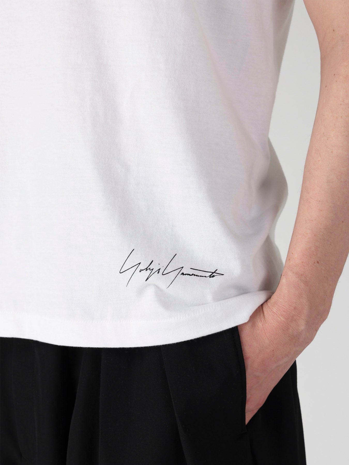 Yohji Yamamoto Tシャツ3枚セット（ブラック・ホワイト） 3 Pieces Pack T-shirts(M White x Black x Black): YOHJI YAMAMOTO