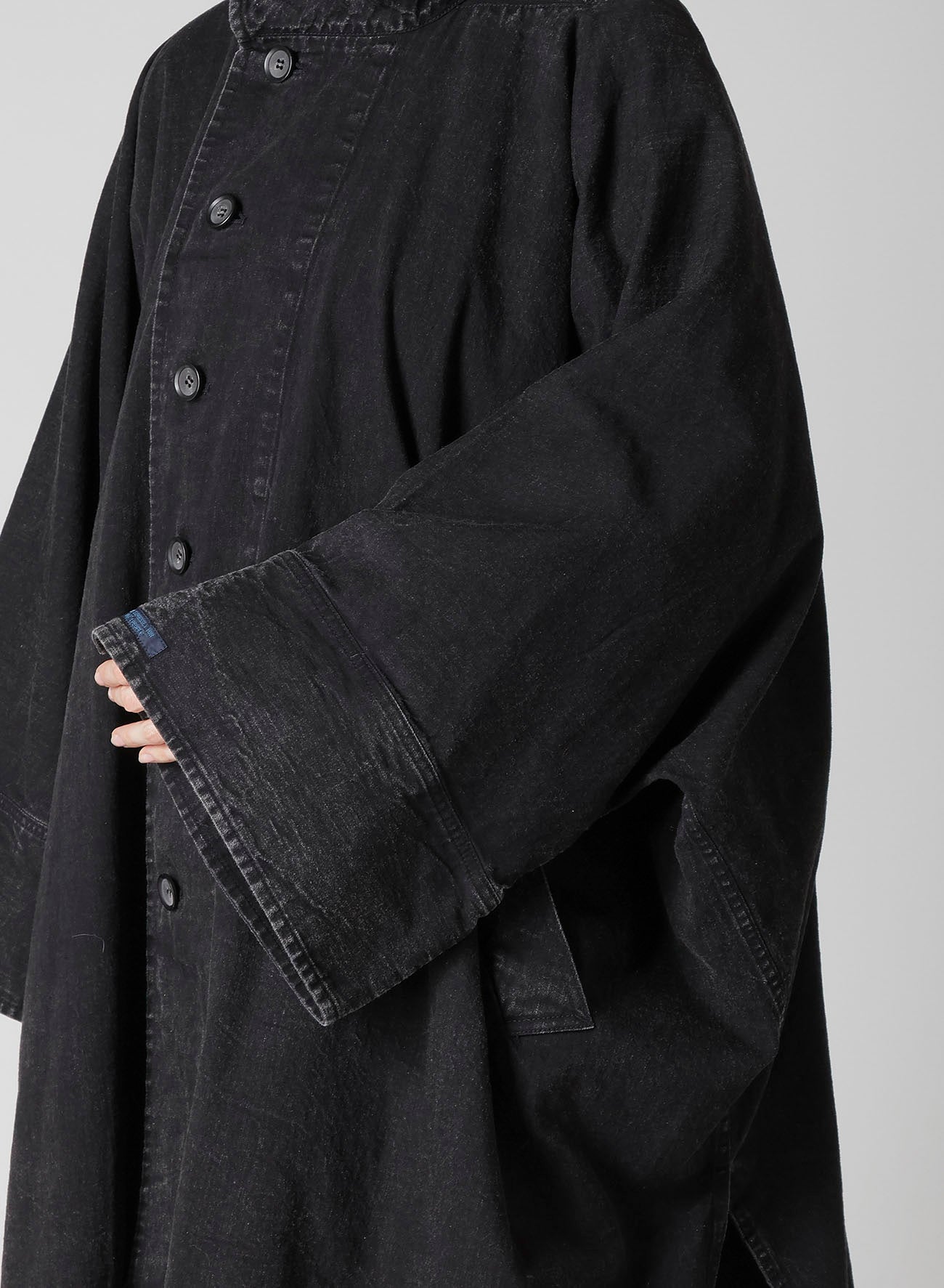PERMANGANATE BLEACHED DENIM HIGH NECK COAT