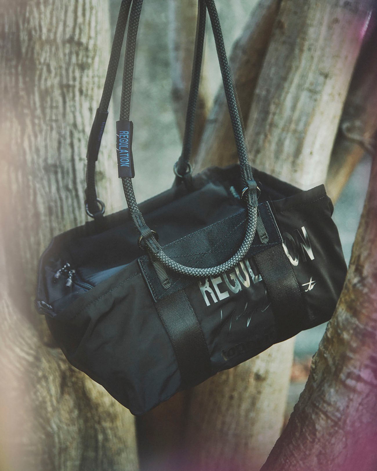 TECH SATEEN SUMMIT DUFFLE SMALL