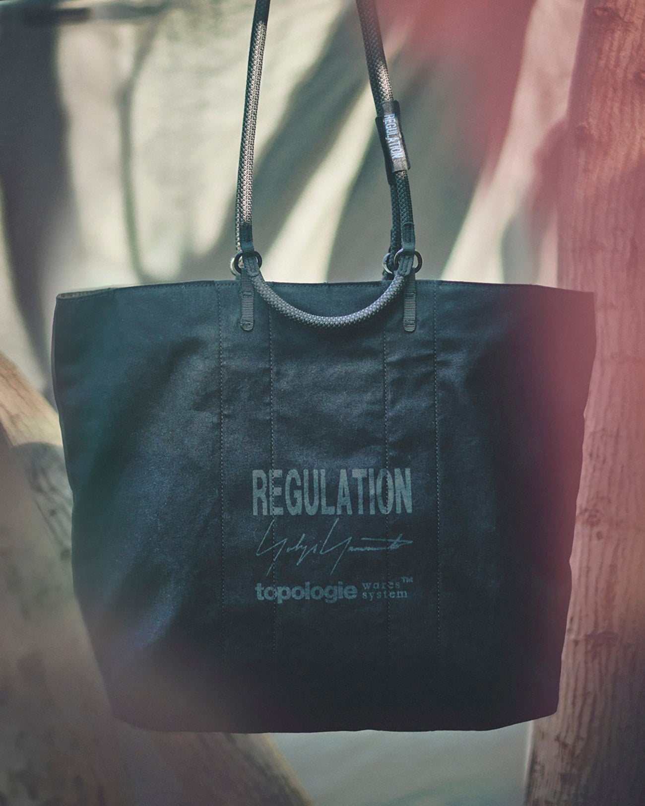 TECH SATEEN YY TOTE