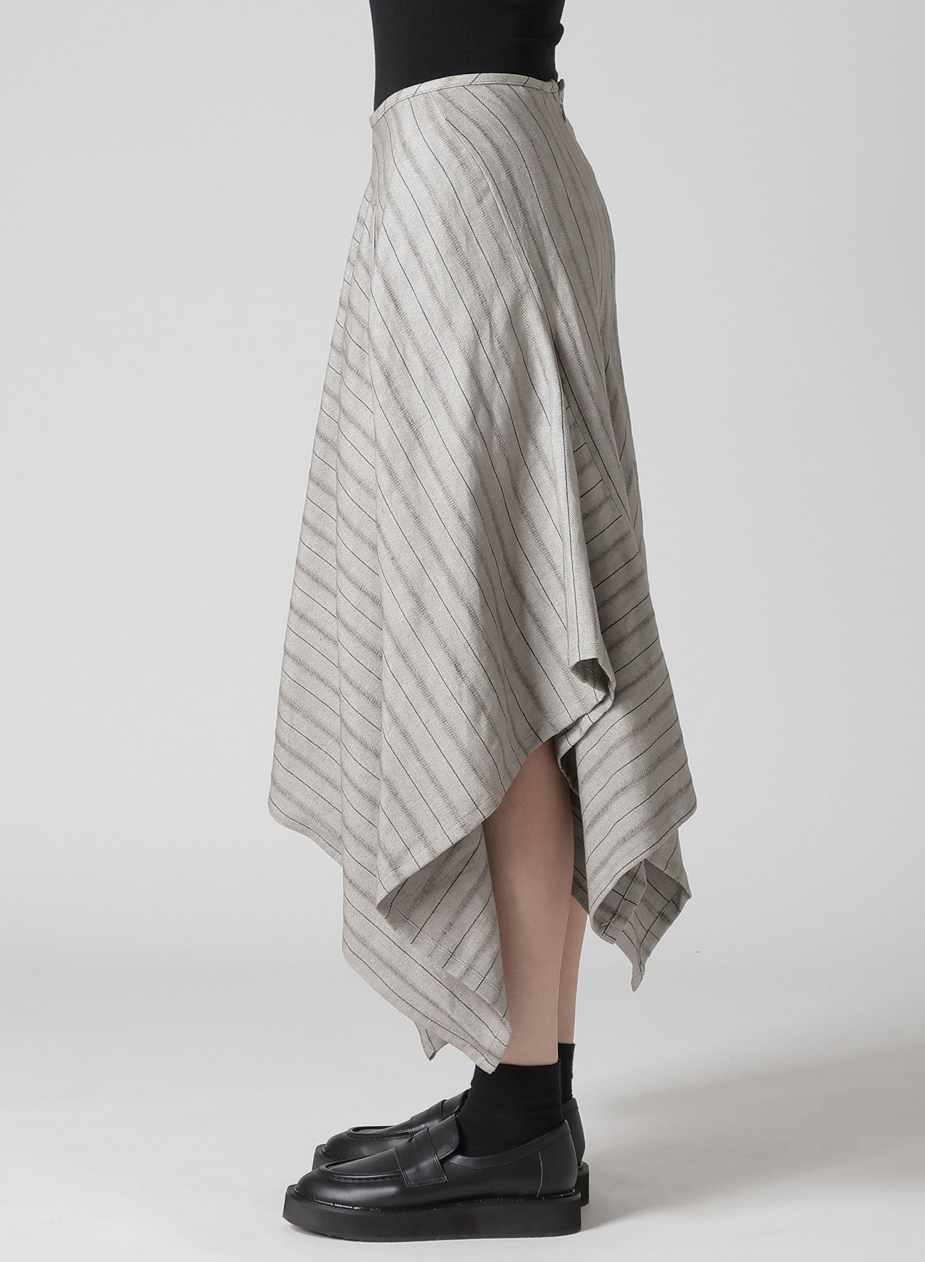 C/Li STRIPE ASYMMETRIC SKIRT