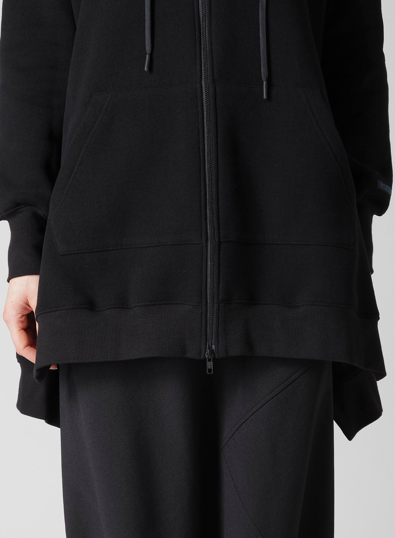 Liy/C BRUSHED FRENCH TERRY UNBALANCED HOODIE B