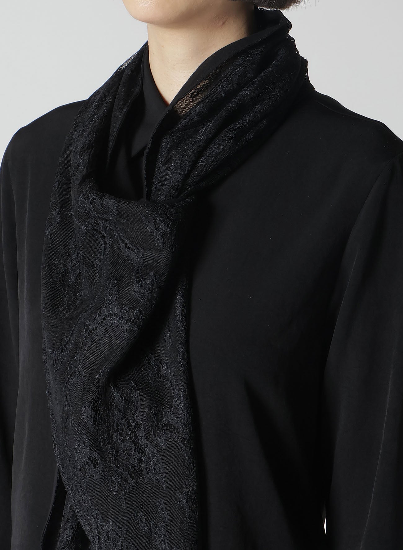 【1/11 10:00(JST) Release】TA/PE CREPE DE CHINE STOLE DETAIL BLOUSE