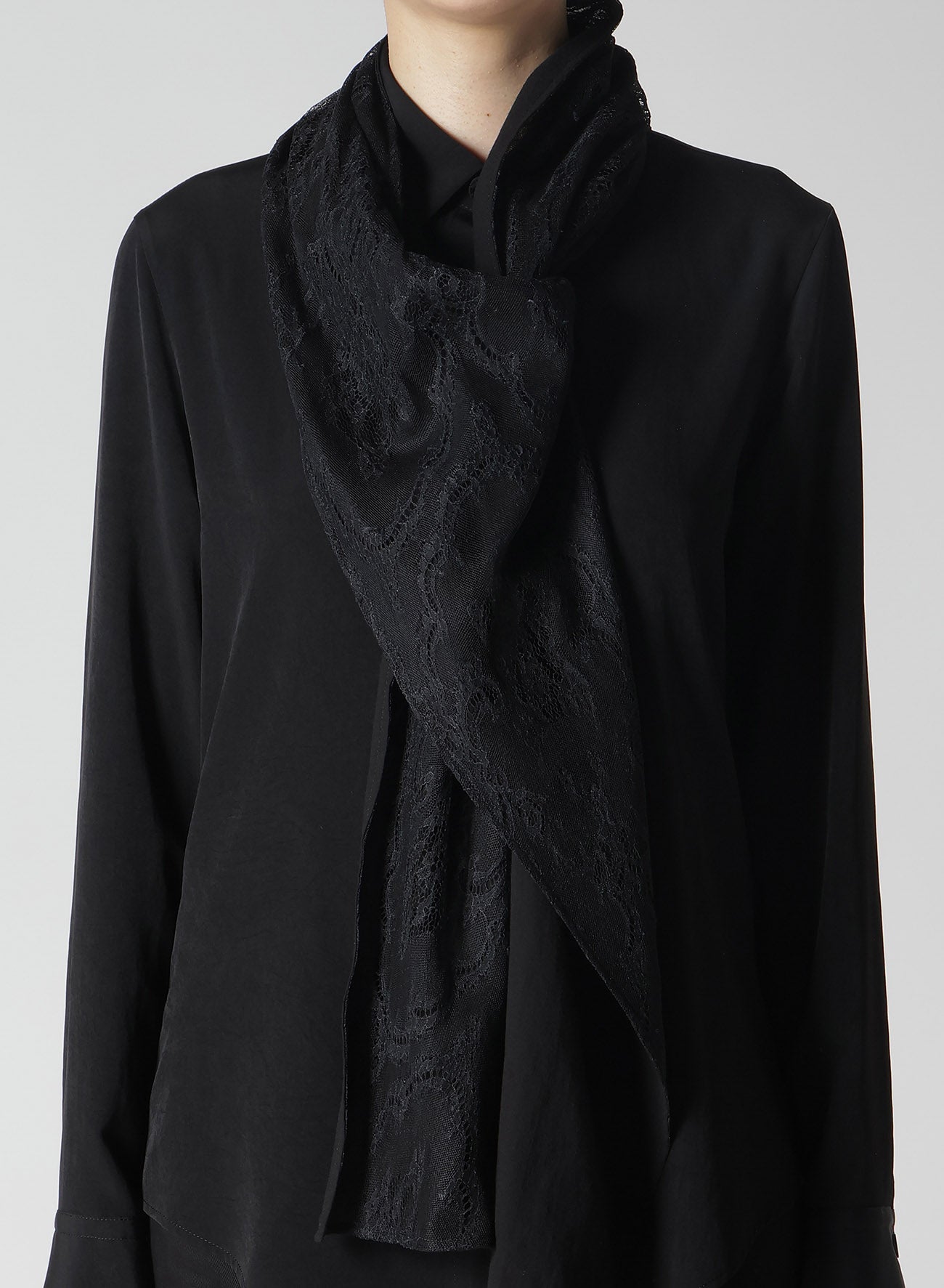 【1/11 10:00(JST) Release】TA/PE CREPE DE CHINE STOLE DETAIL BLOUSE