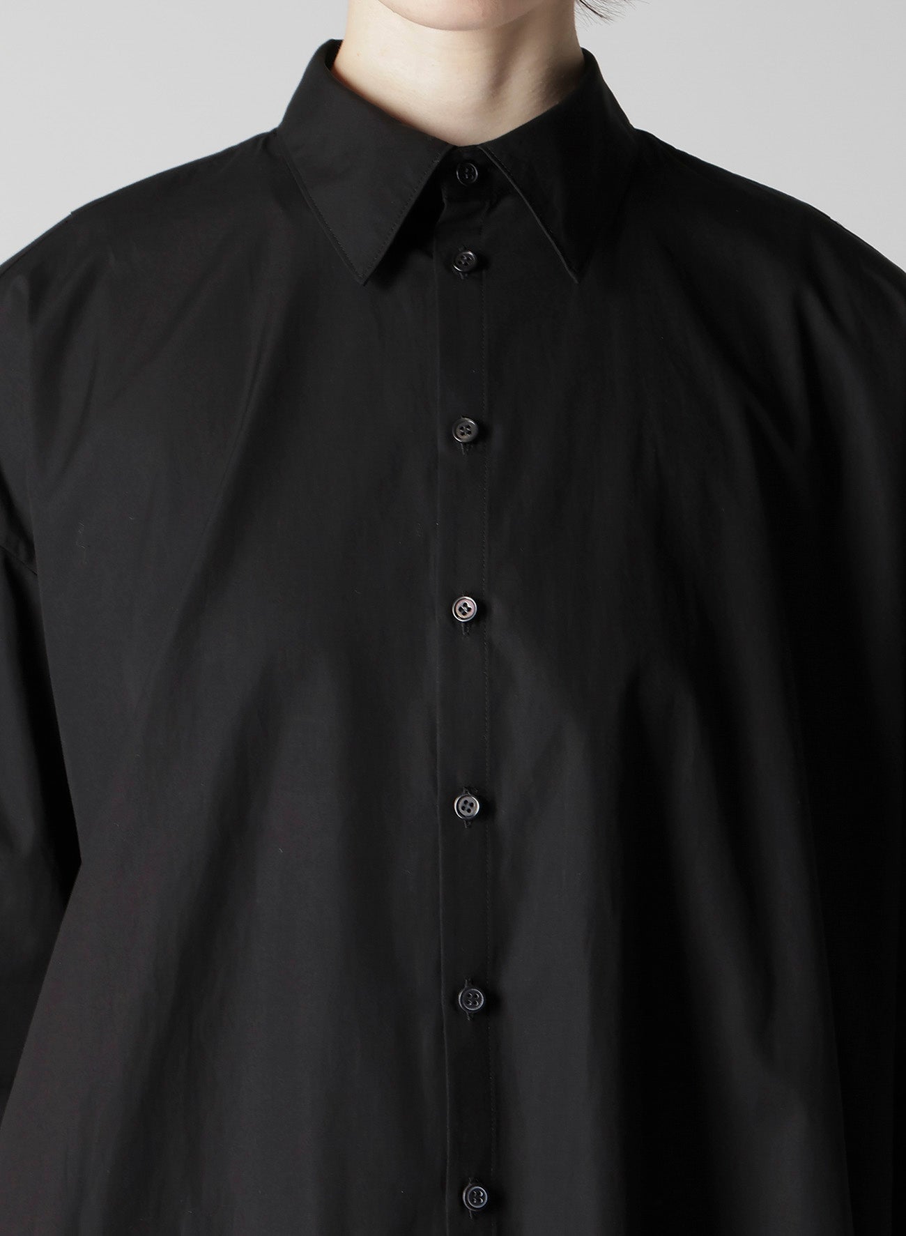BROAD BUTTON DETAIL SHIRT
