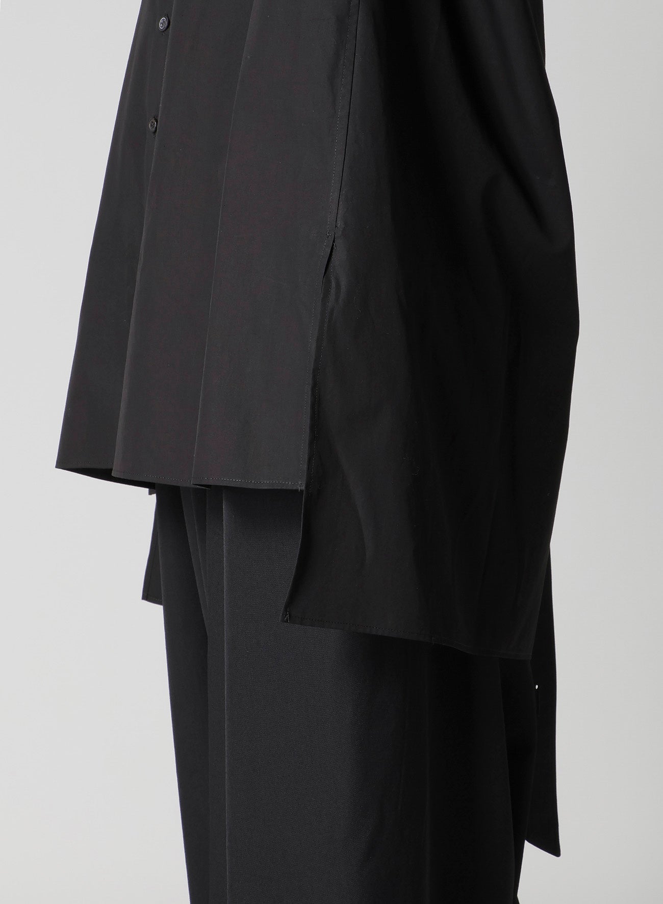 BROAD BUTTON DETAIL SHIRT