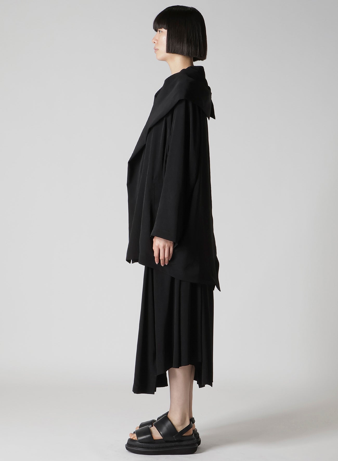 HYEON ted cape へヨン TA/PE CREPE DE CHINE HOODED CAPE COAT – THE SHOP YOHJI YAMAMOTO