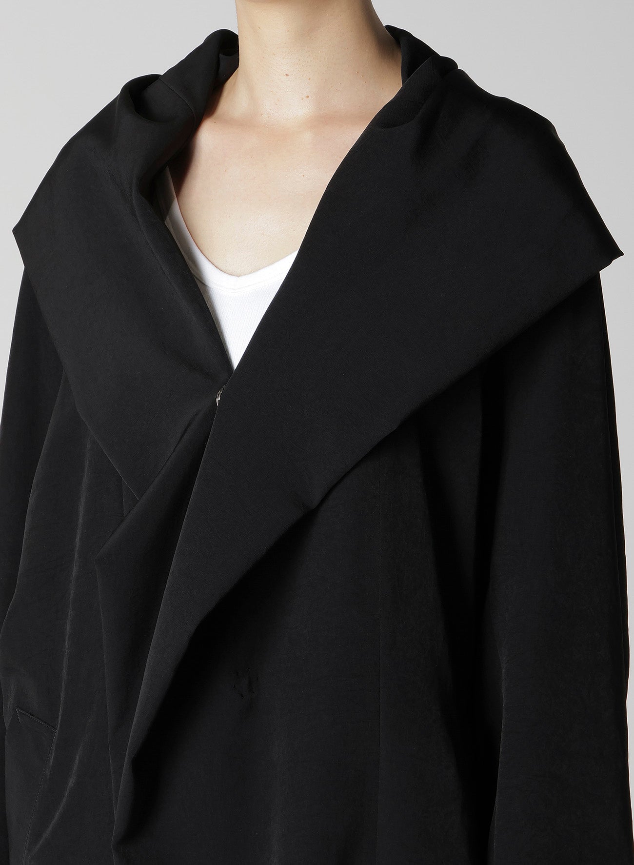 TA/PE CREPE DE CHINE HOODED CAPE COAT