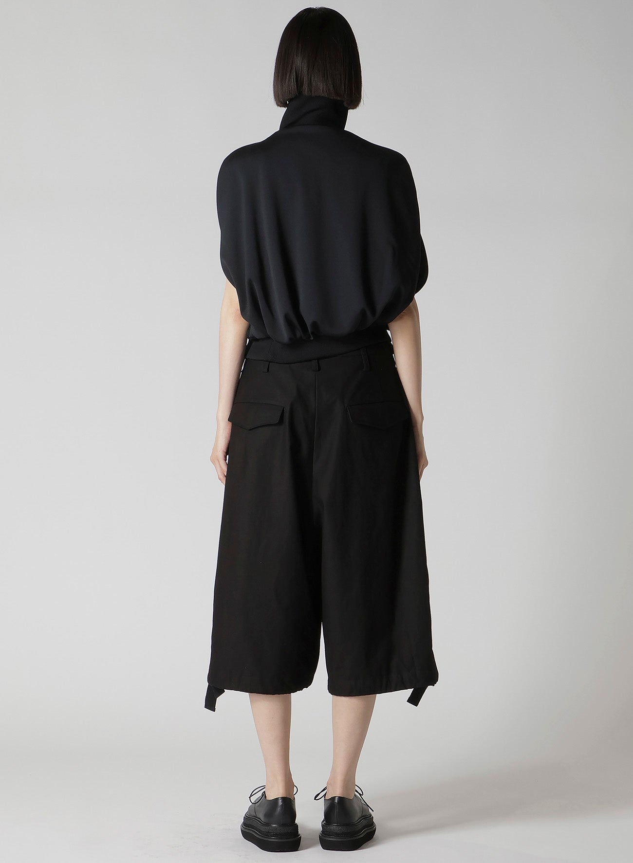 PE INTERLOCK SHORT CAPE