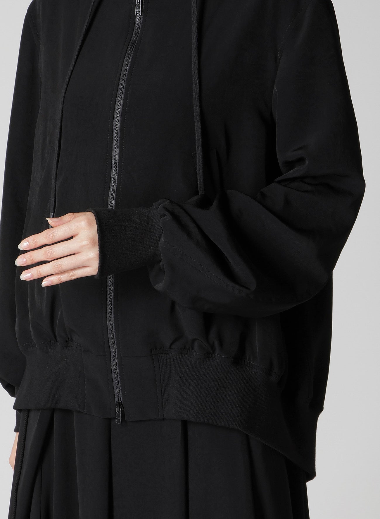 TA/PE CREPE DE CHINE HOODED BOMBER JKT