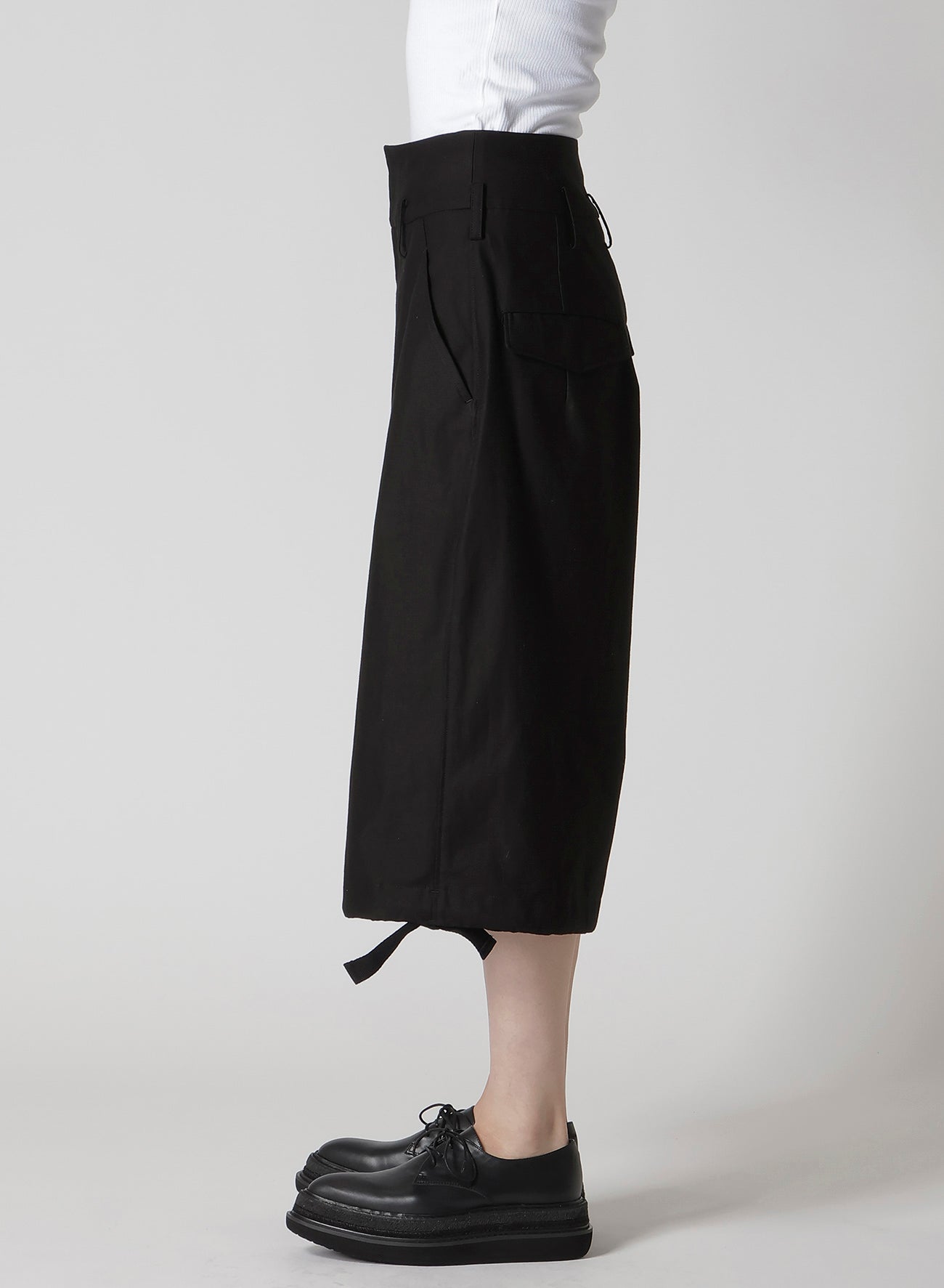 MILITARY BACKSIDE SATIN BERMUDA PANTS