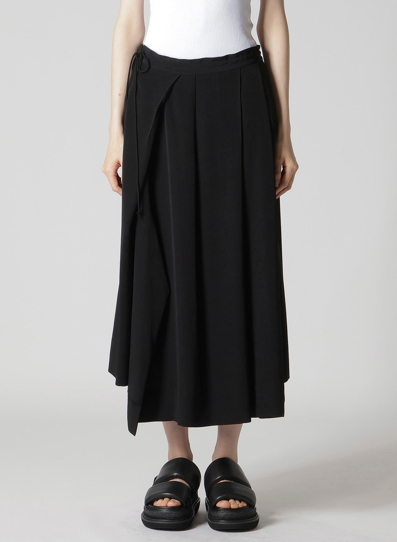TA/PE CREPE DE CHINE UNBALANCED TUCK SKIRT