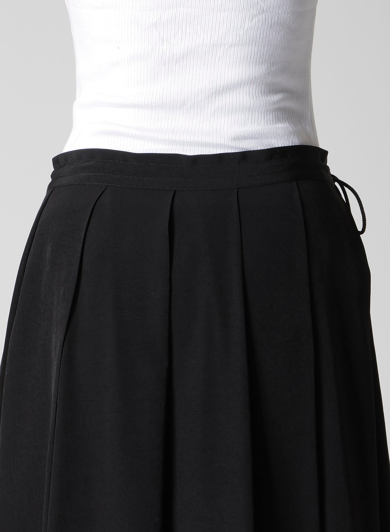 TA/PE CREPE DE CHINE UNBALANCED TUCK SKIRT