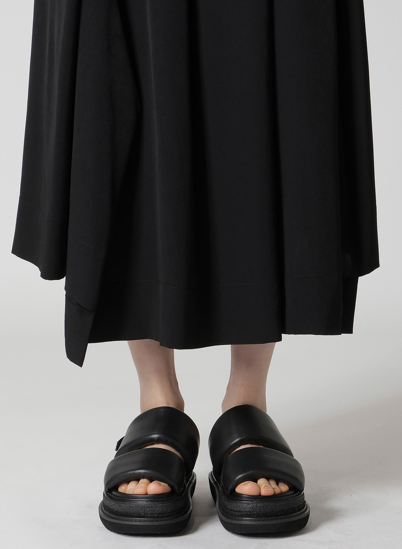 TA/PE CREPE DE CHINE UNBALANCED TUCK SKIRT