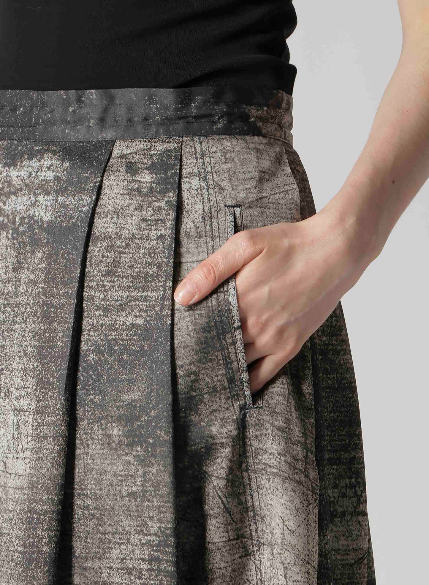 WALL PT UNBALANCED TUCK SKIRT