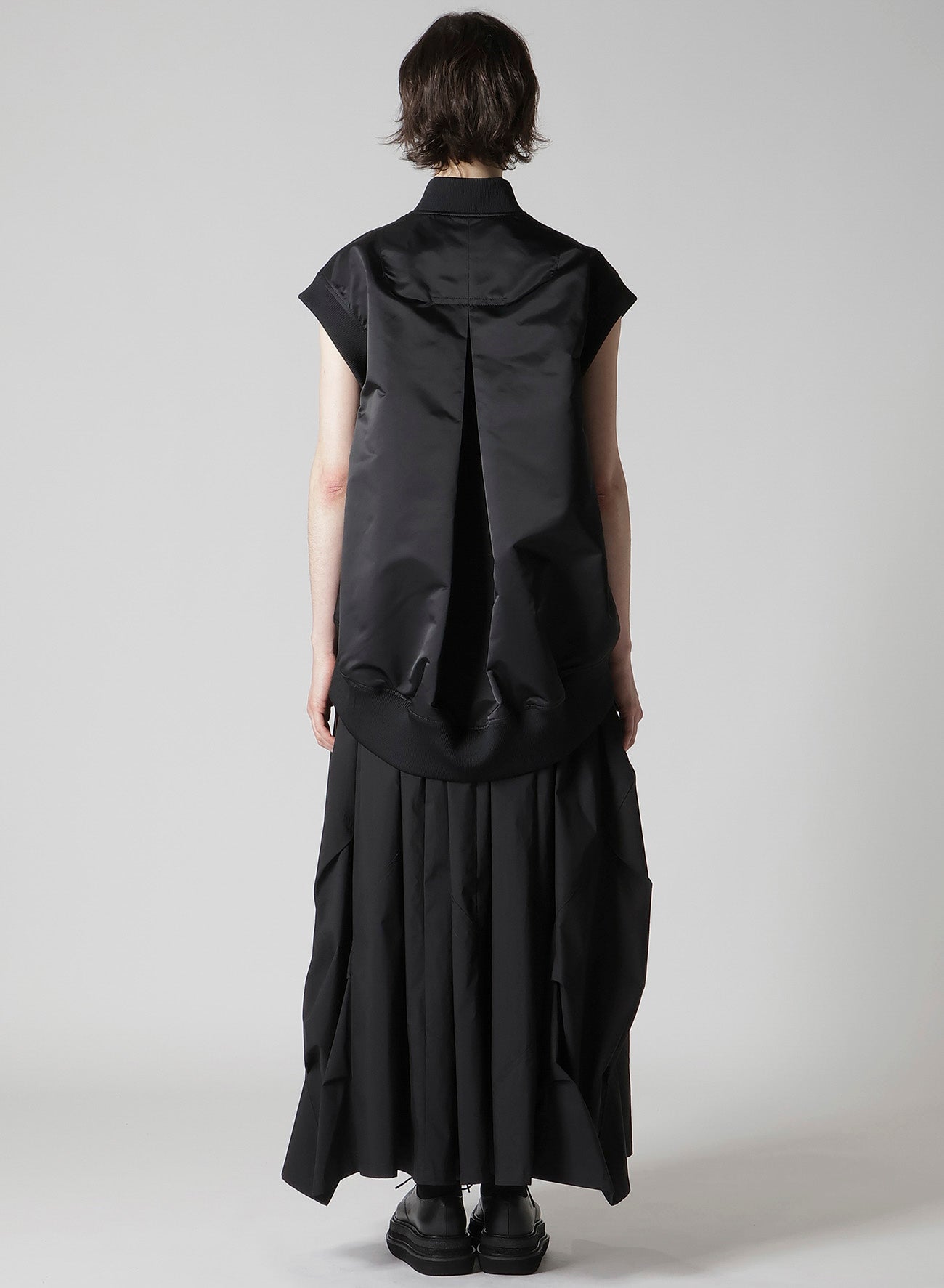 HIGH DENSITY Ny TWILL SLEEVELESS BOMBER JACKET