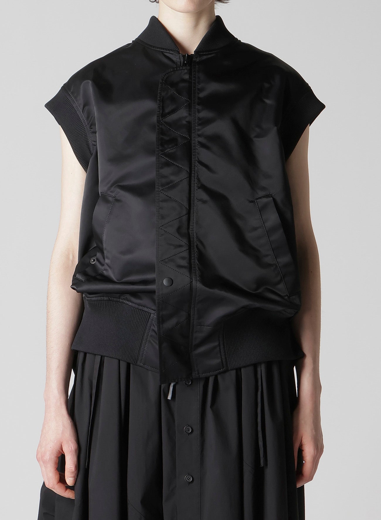 HIGH DENSITY Ny TWILL SLEEVELESS BOMBER JACKET