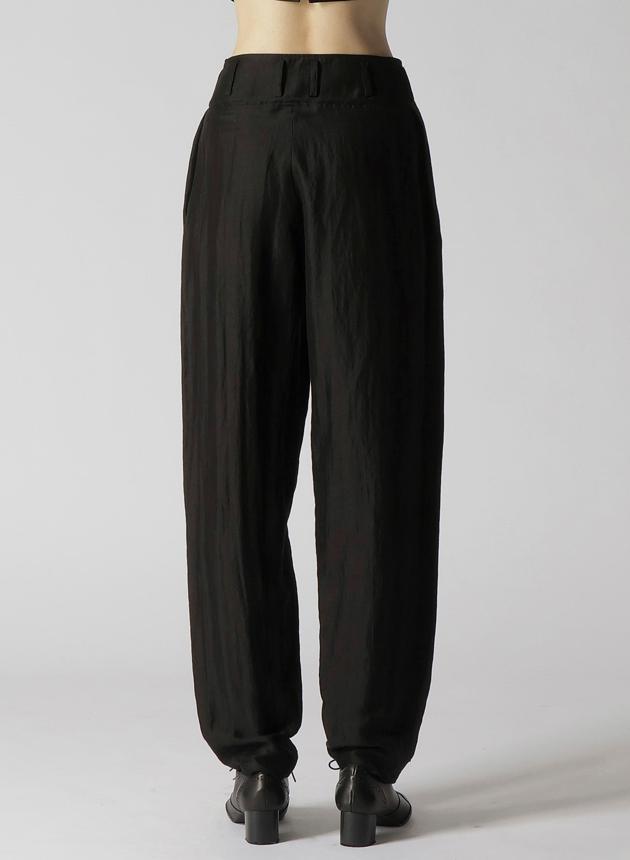 HIGH TWISTED GABARDINE LOW-RISE BASIC PANTS