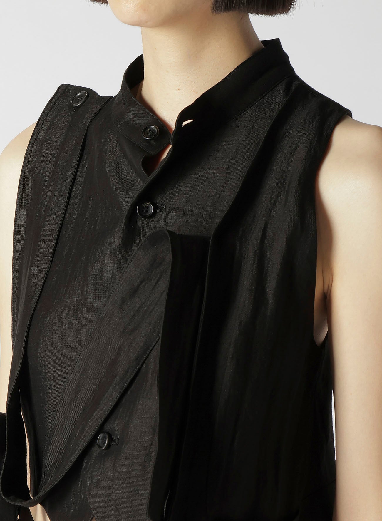 HIGH TWISTED GABARDINE BELTED UNBALANCE VEST