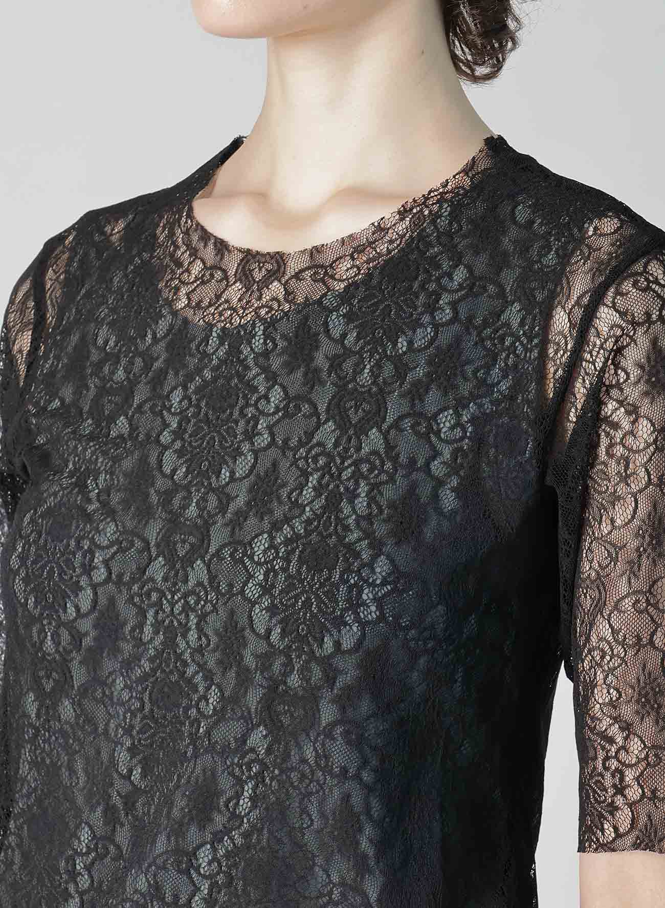 STRETCHED LACE R-HEM TWISTED T