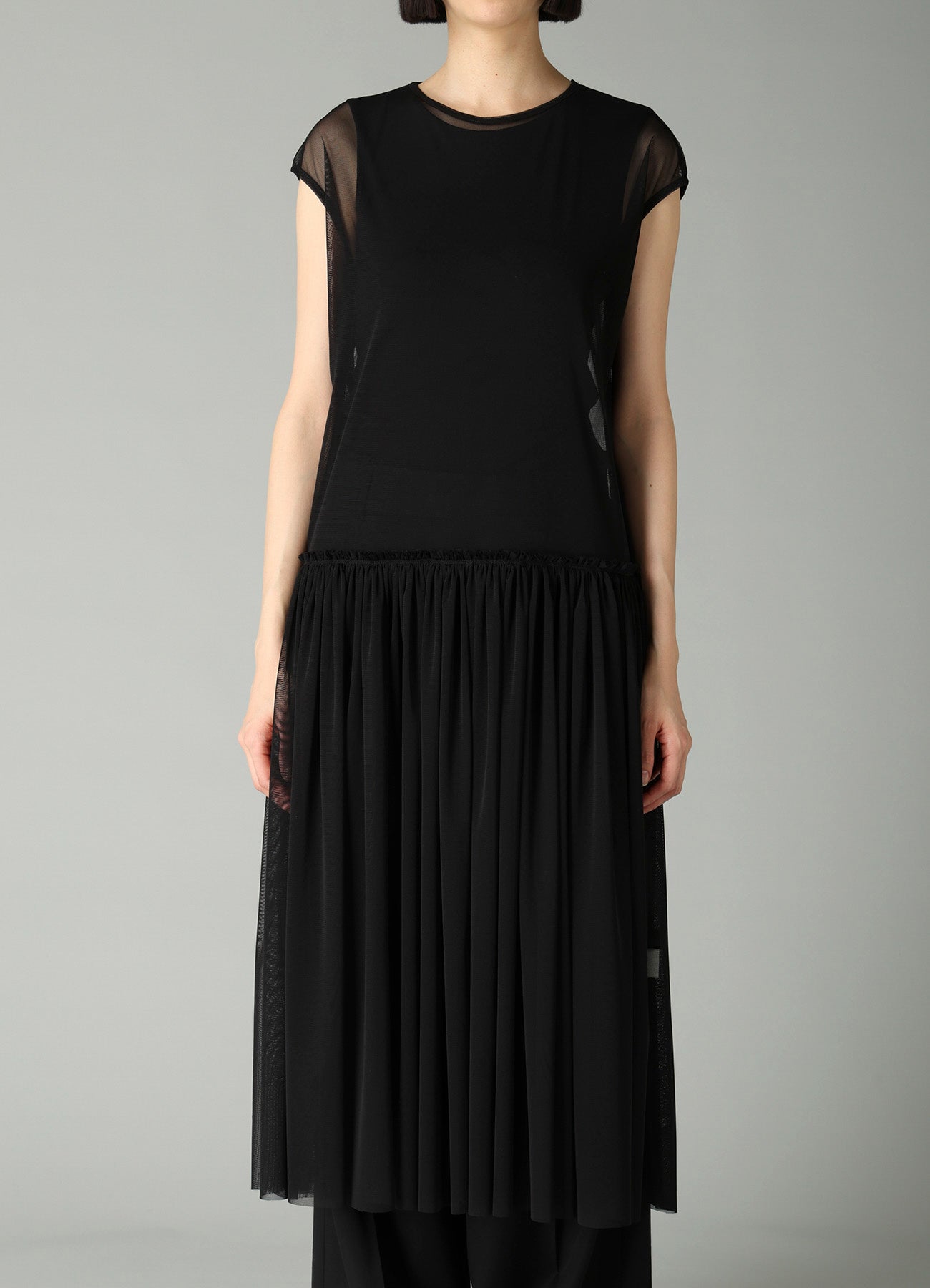 WOOLY TULLE GATHERED SLEEVELESS DRESS